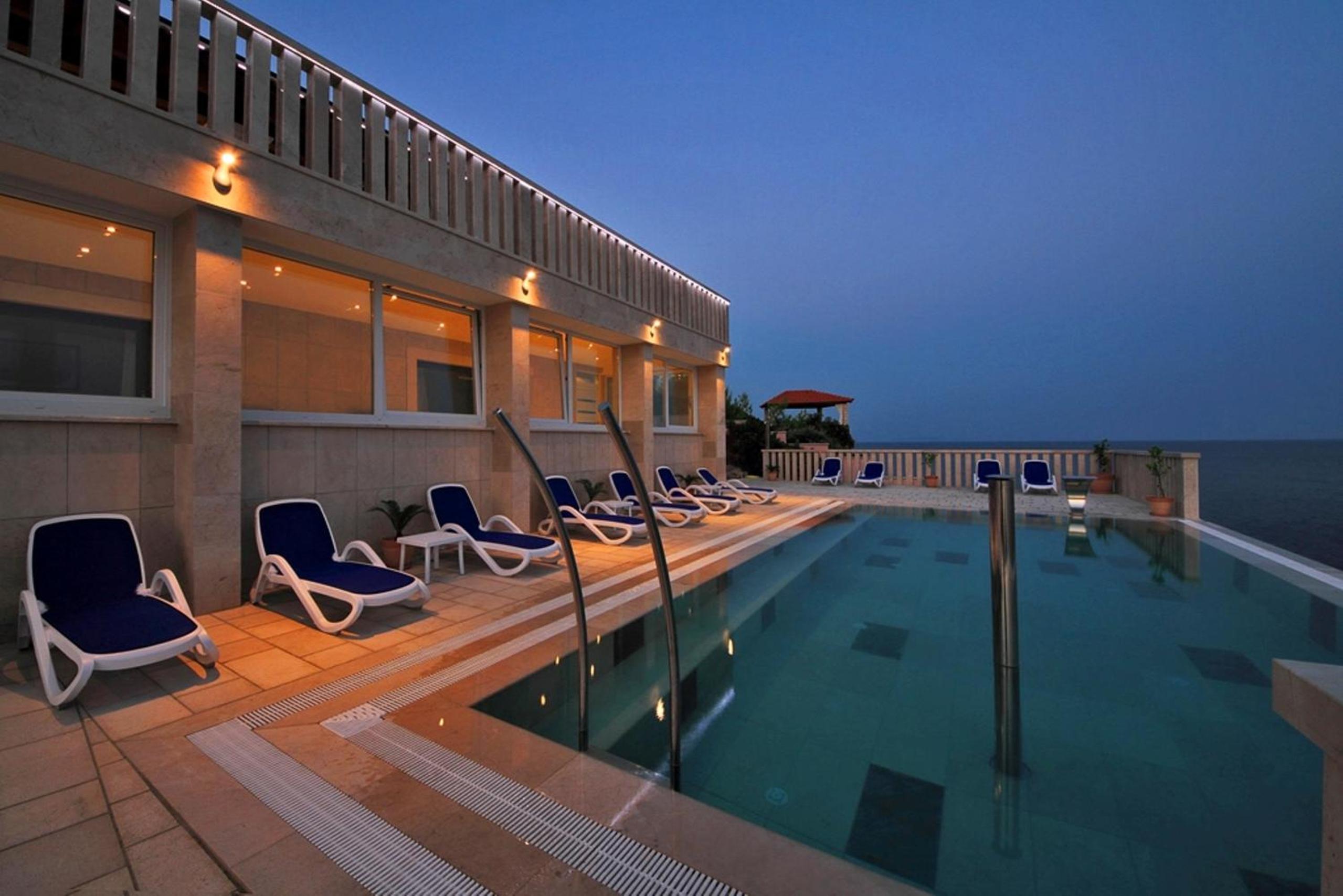Villa photo 3