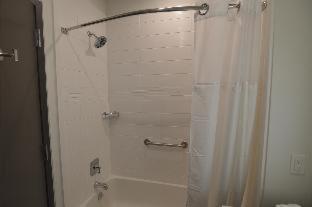 King Room with Mobility Access and Bathtub with Grab Bars, Non-Smoking