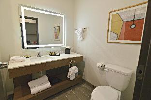 King Room with Mobility Access and Bathtub with Grab Bars, Non-Smoking