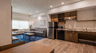Queen Room with Two Queen Beds, Mobility Access and Bathtub with Grab Bars, Non-Smoking