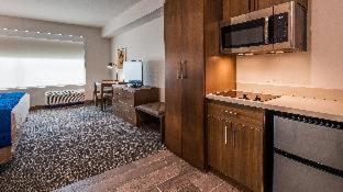 Queen Room with Two Queen Beds, Mobility Access and Bathtub with Grab Bars, Non-Smoking