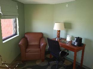 Deluxe Queen Room - Non-Smoking photo 2