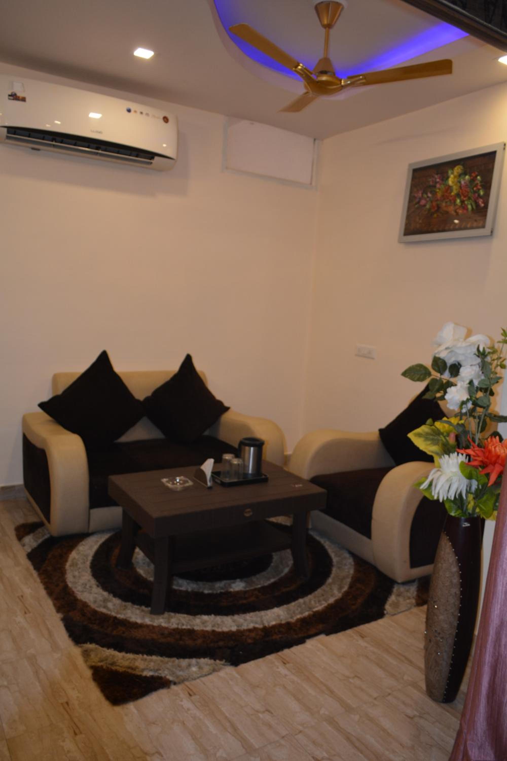 Deluxe Suite photo 3