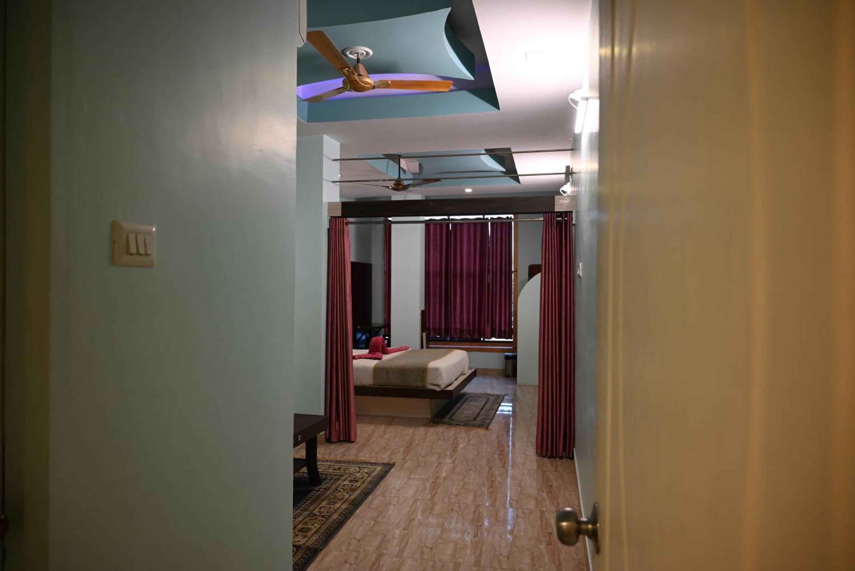 Deluxe Suite photo 2