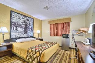 Deluxe King Room - Non-Smoking - Photo 1