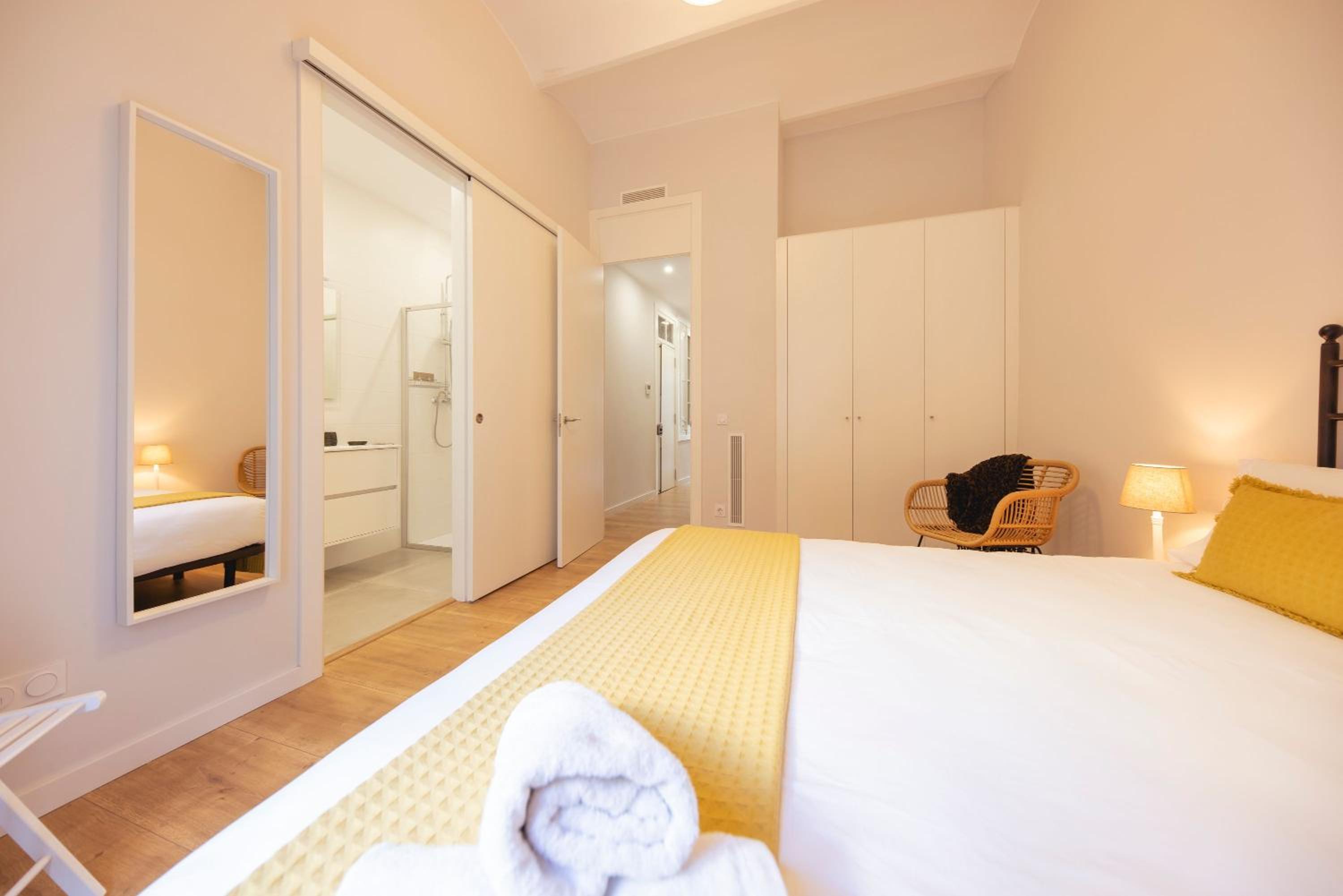 Three-Bedroom Apartment photo 2