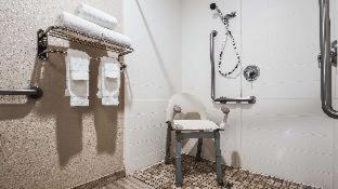 King Suite with Sofa Bed - Disability Access/Non-Smoking - Photo 5
