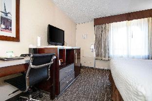 Suite with Spa Bath - Photo 2