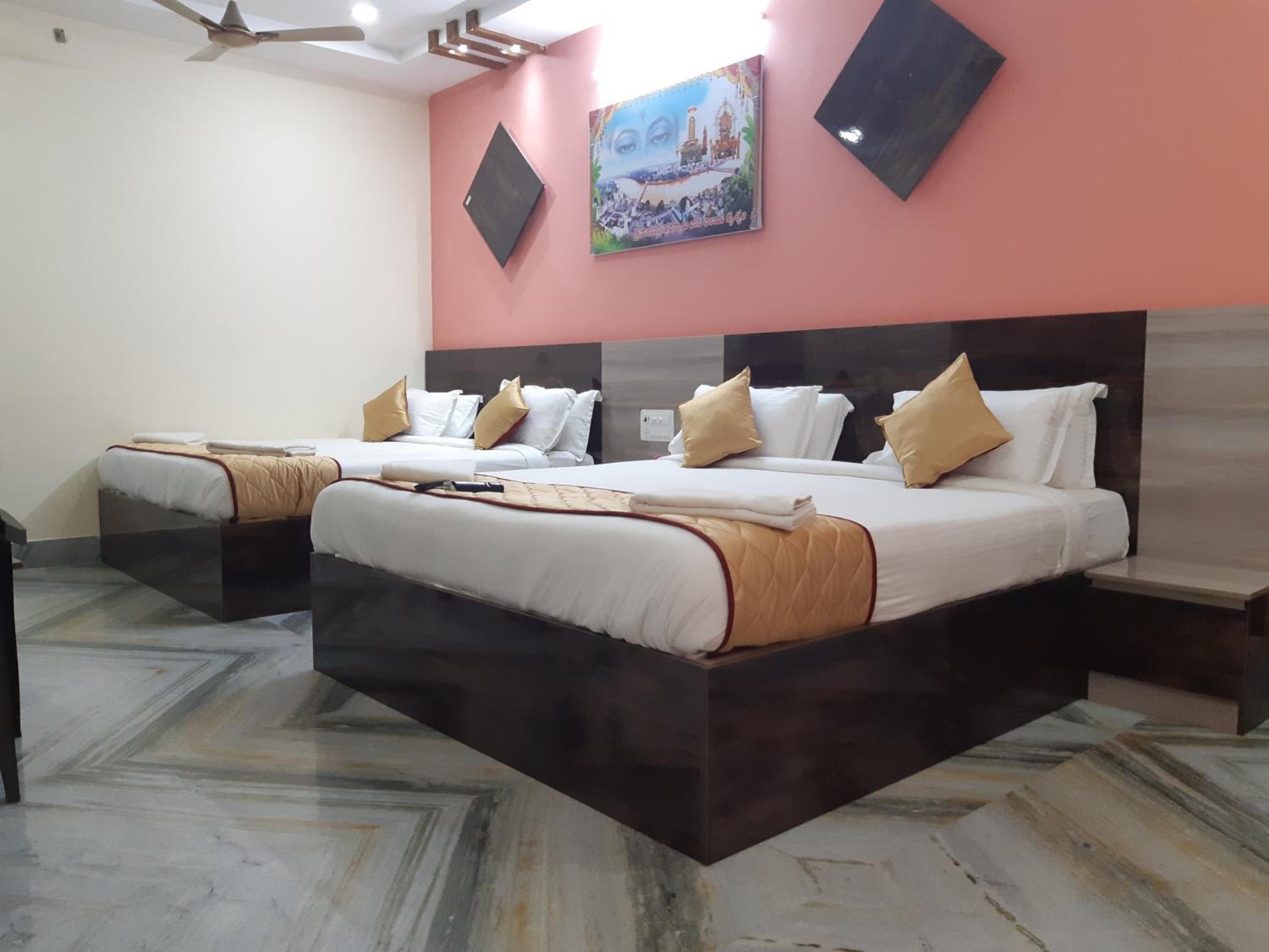 Deluxe Quadruple Room - Photo 3