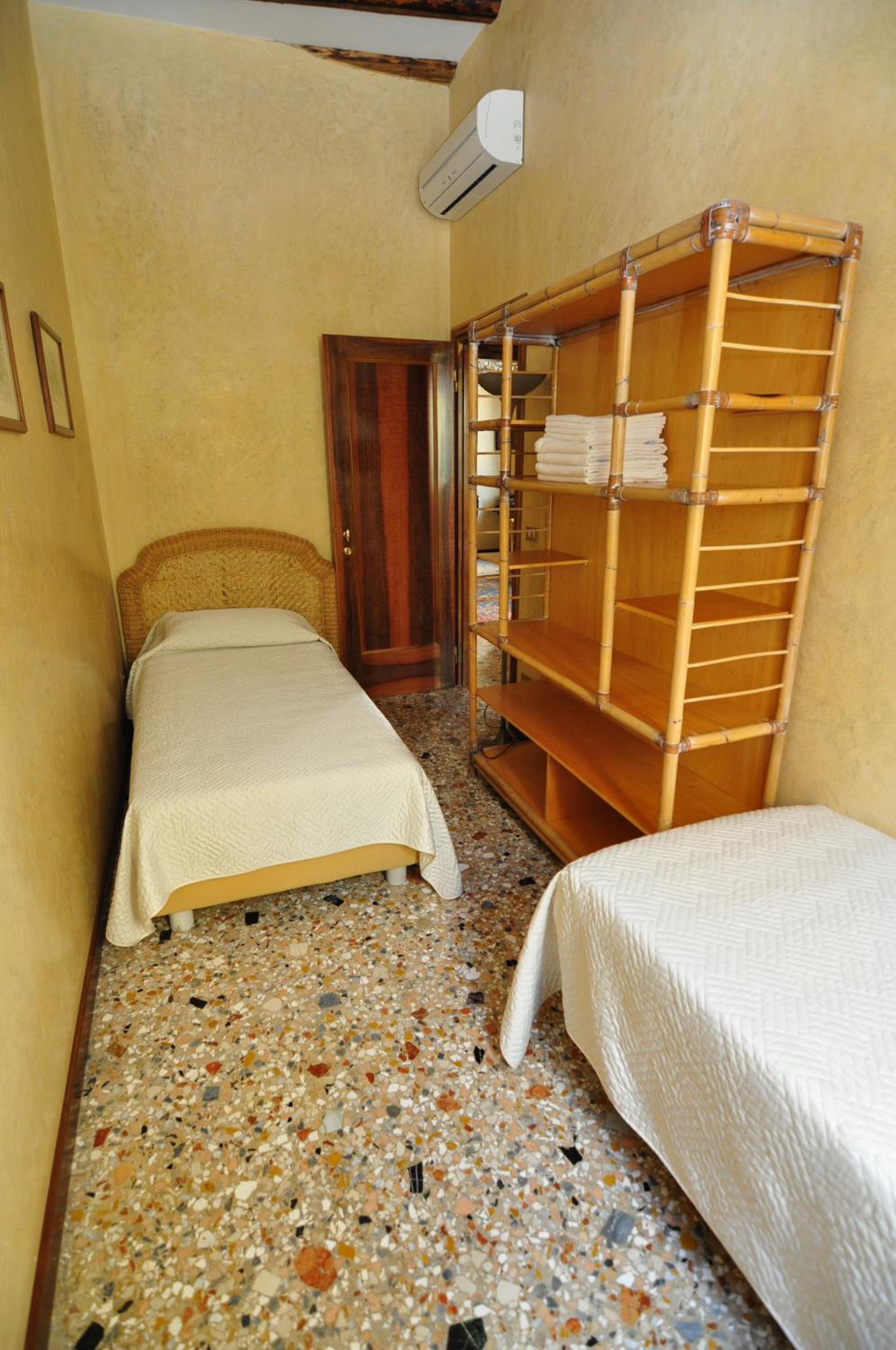 Ca' Guardi Two-Bedroom Apartment with Terrace photo 2