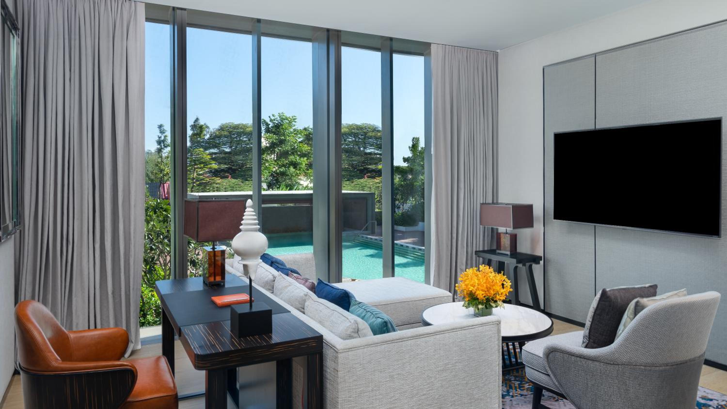 Royal Suite with Pool View - Photo 1