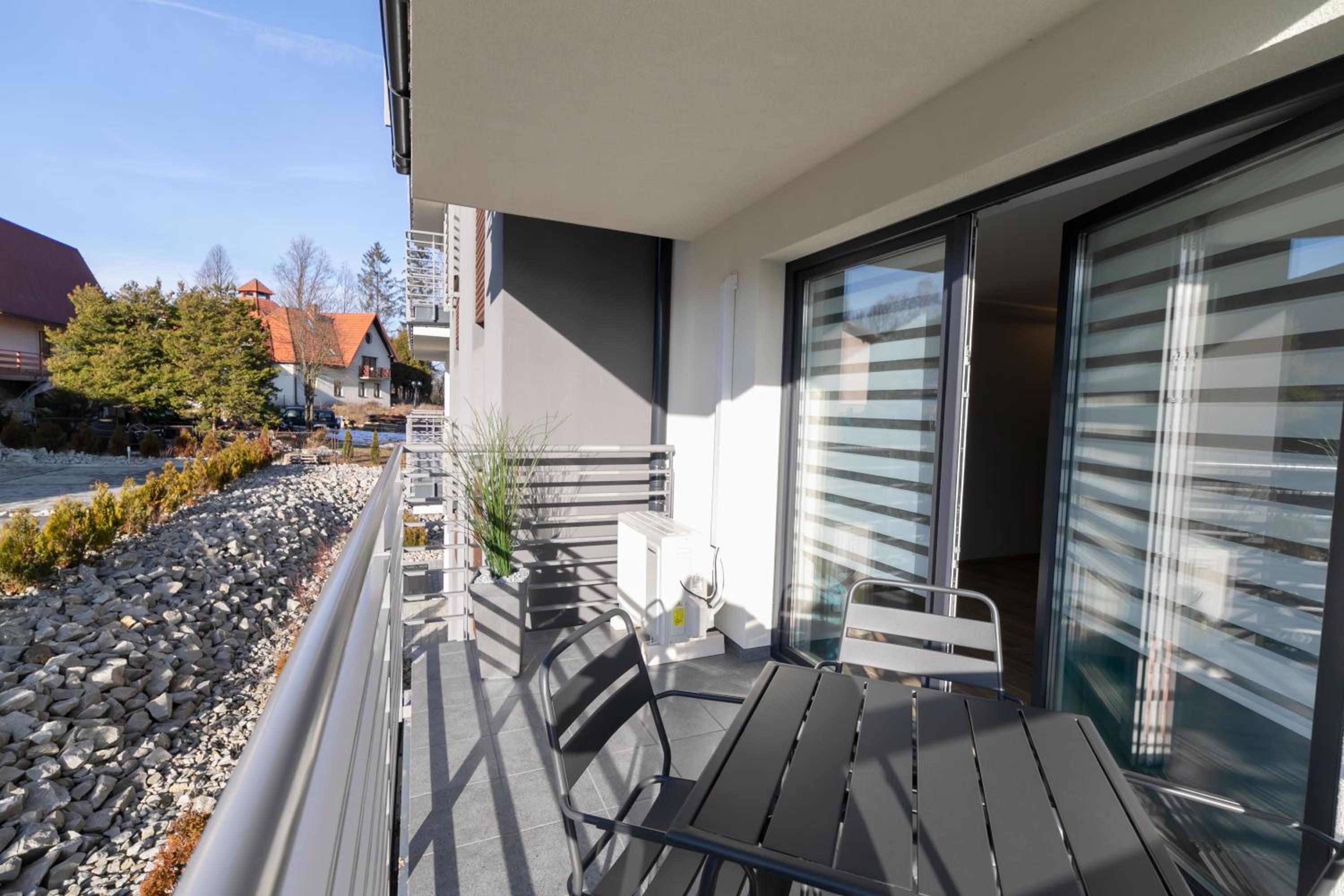 One-Bedroom Apartment - Photo 4