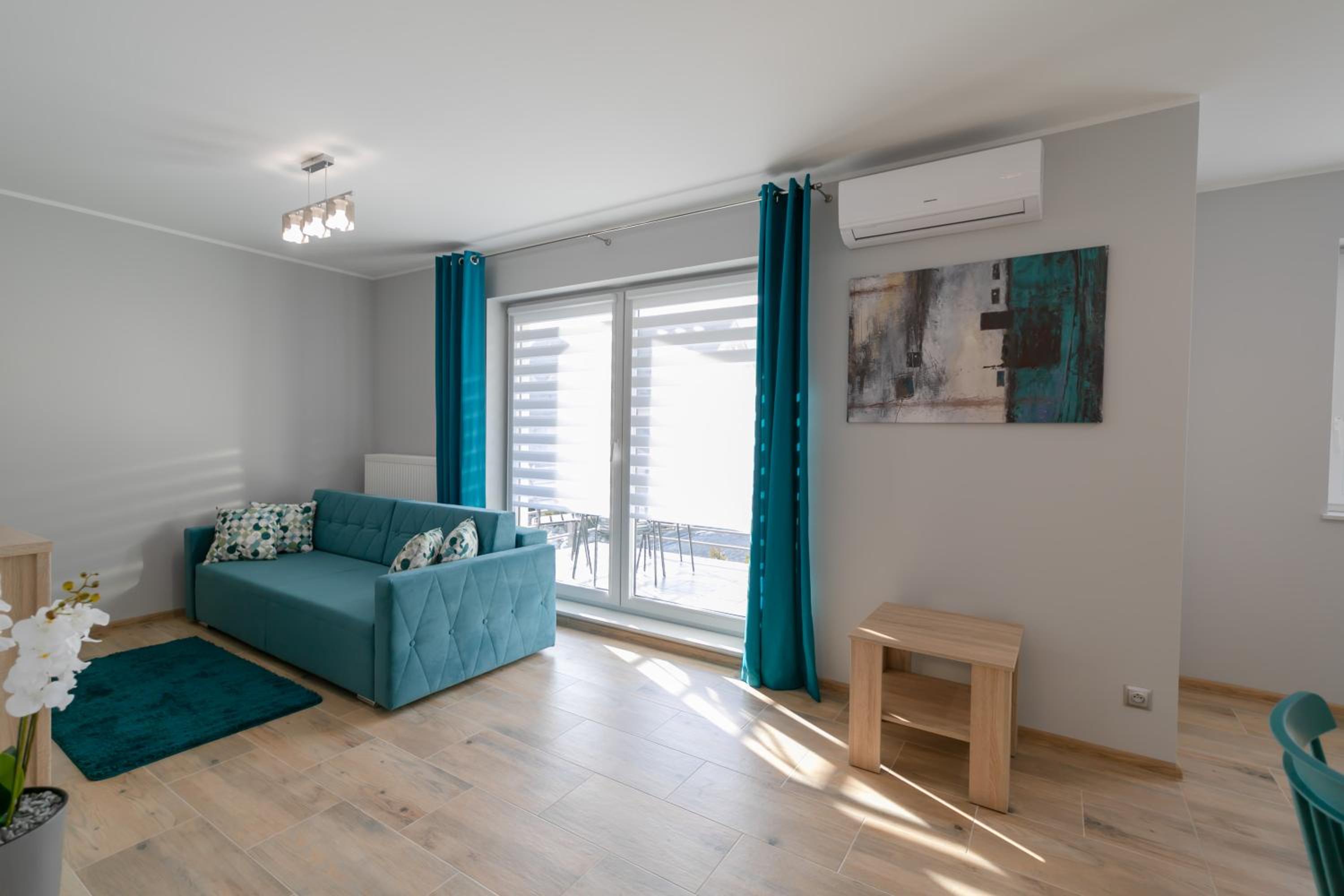 One-Bedroom Apartment - Photo 8
