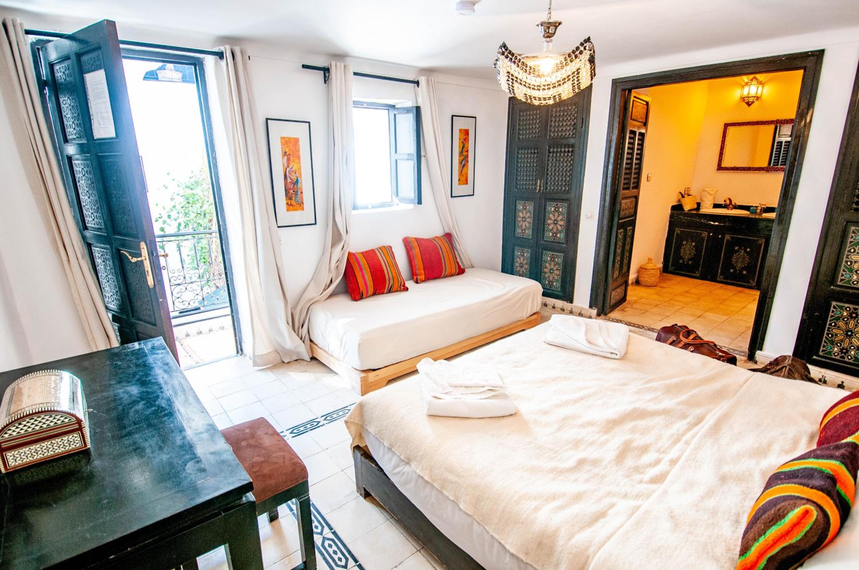 Double or Triple Room with Private Bathroom - Photo 16