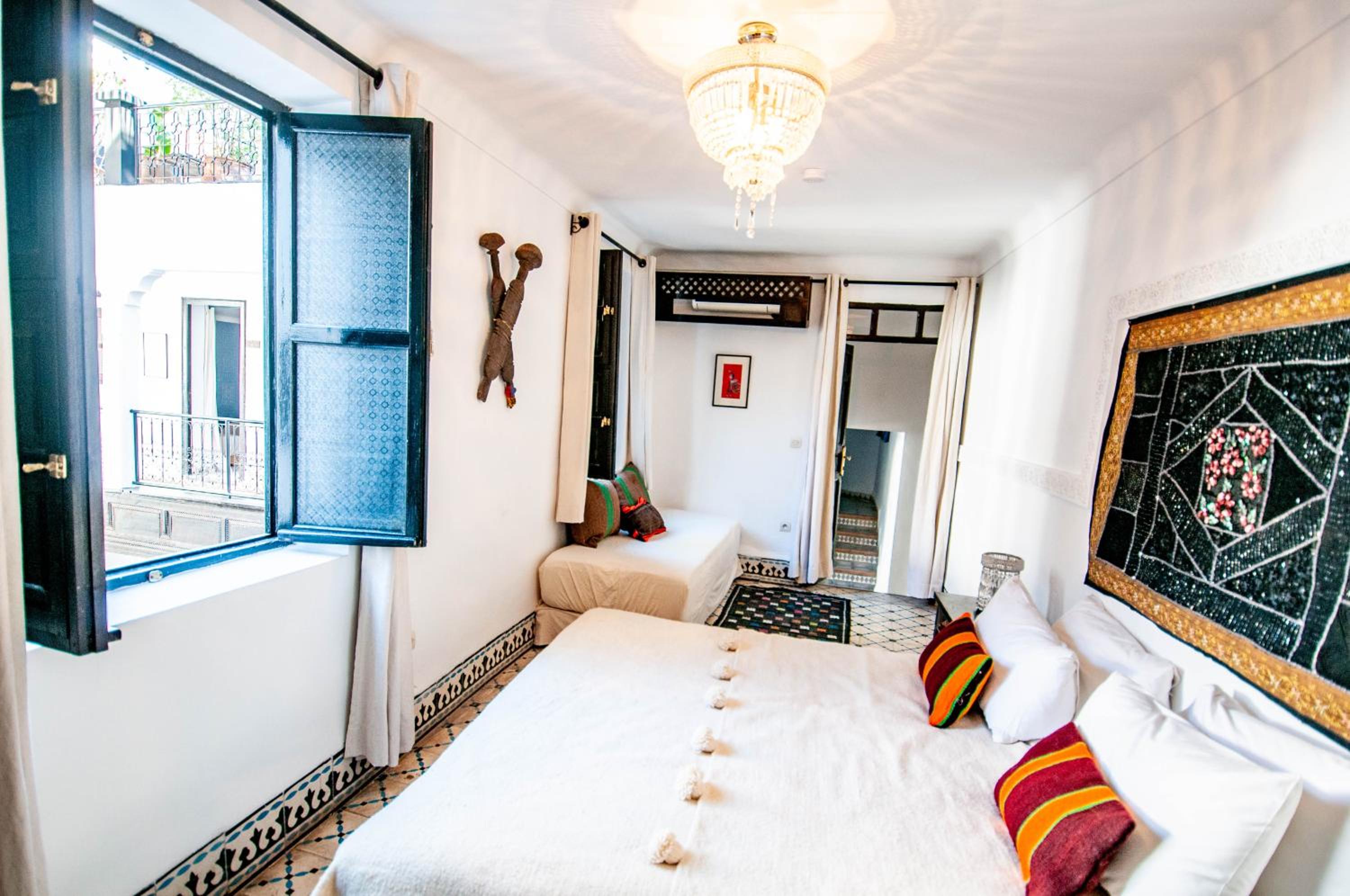 Double or Triple Room with Private Bathroom - Photo 8