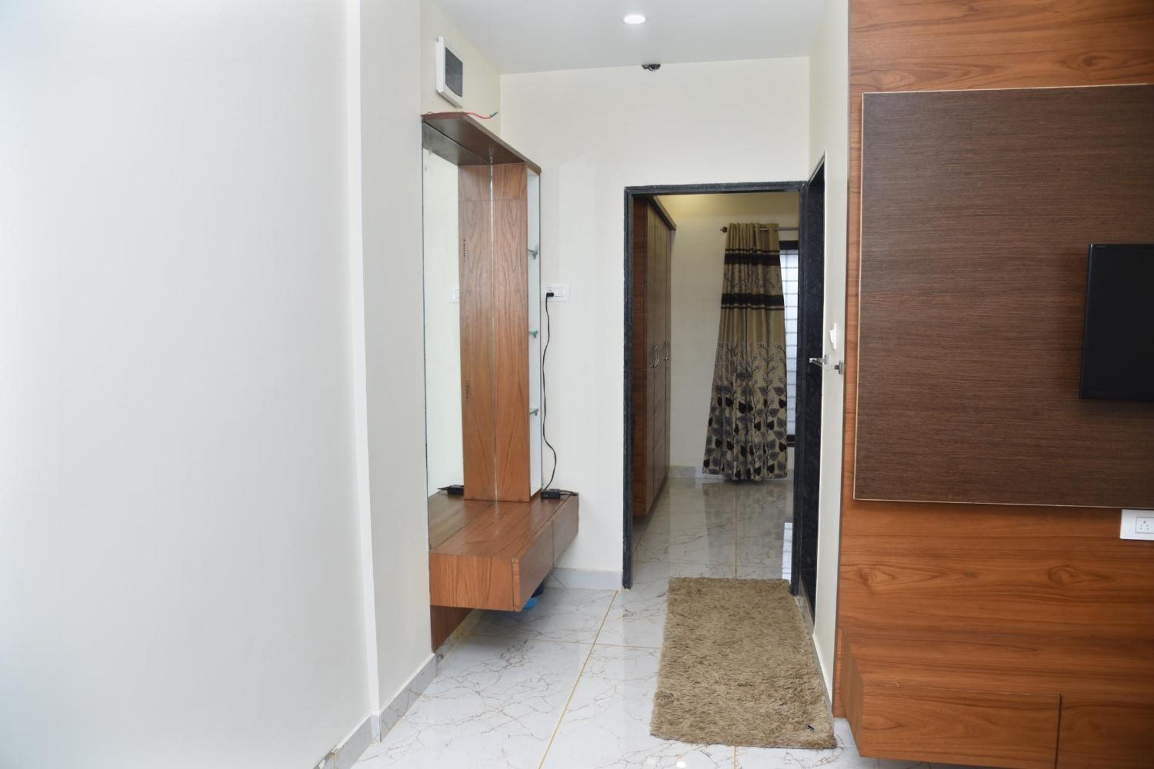 One-Bedroom Apartment photo 3