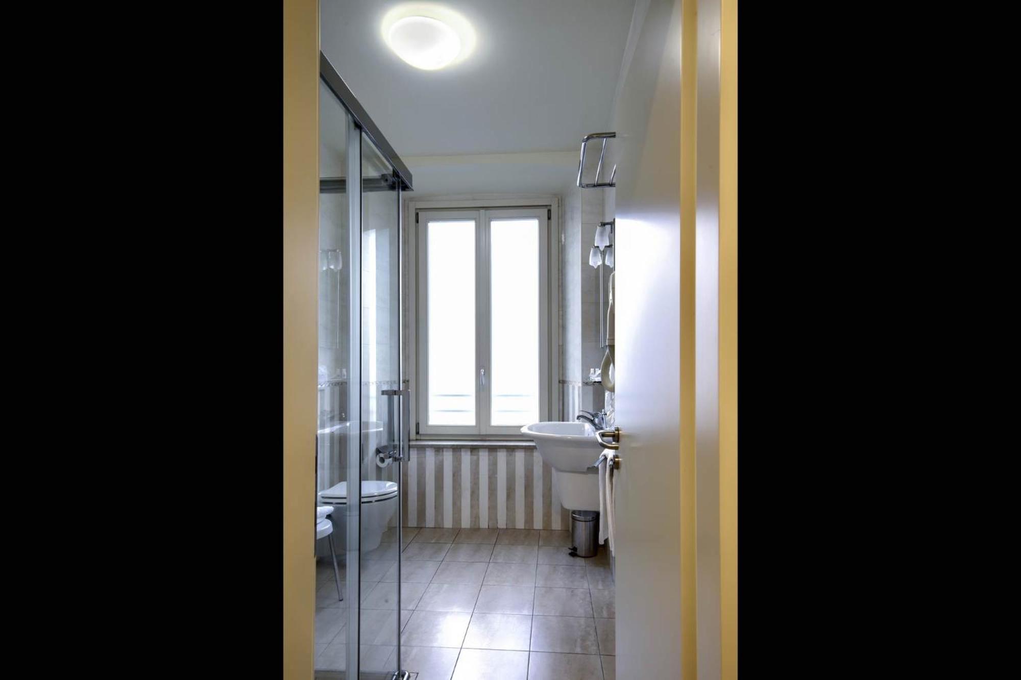 Double or Twin Room photo 3