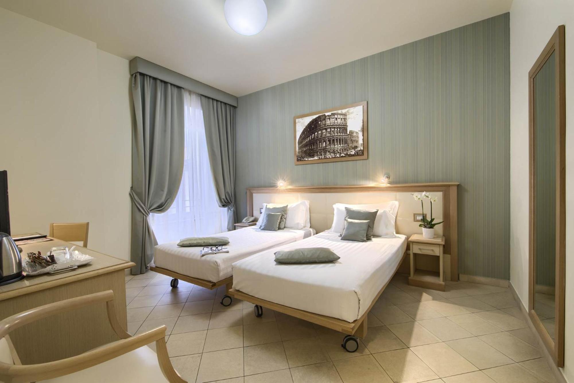 Double or Twin Room photo 3