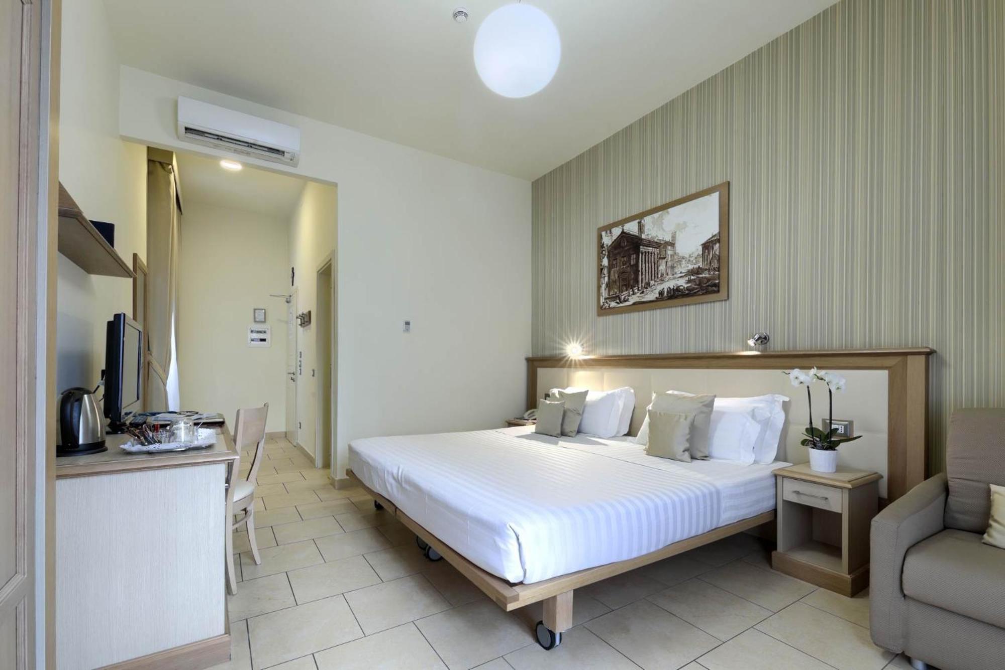 Superior Triple Room photo 2