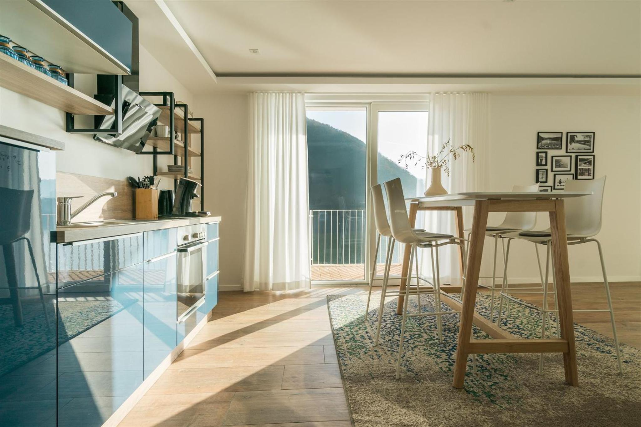 Apartment with Lake View photo 3