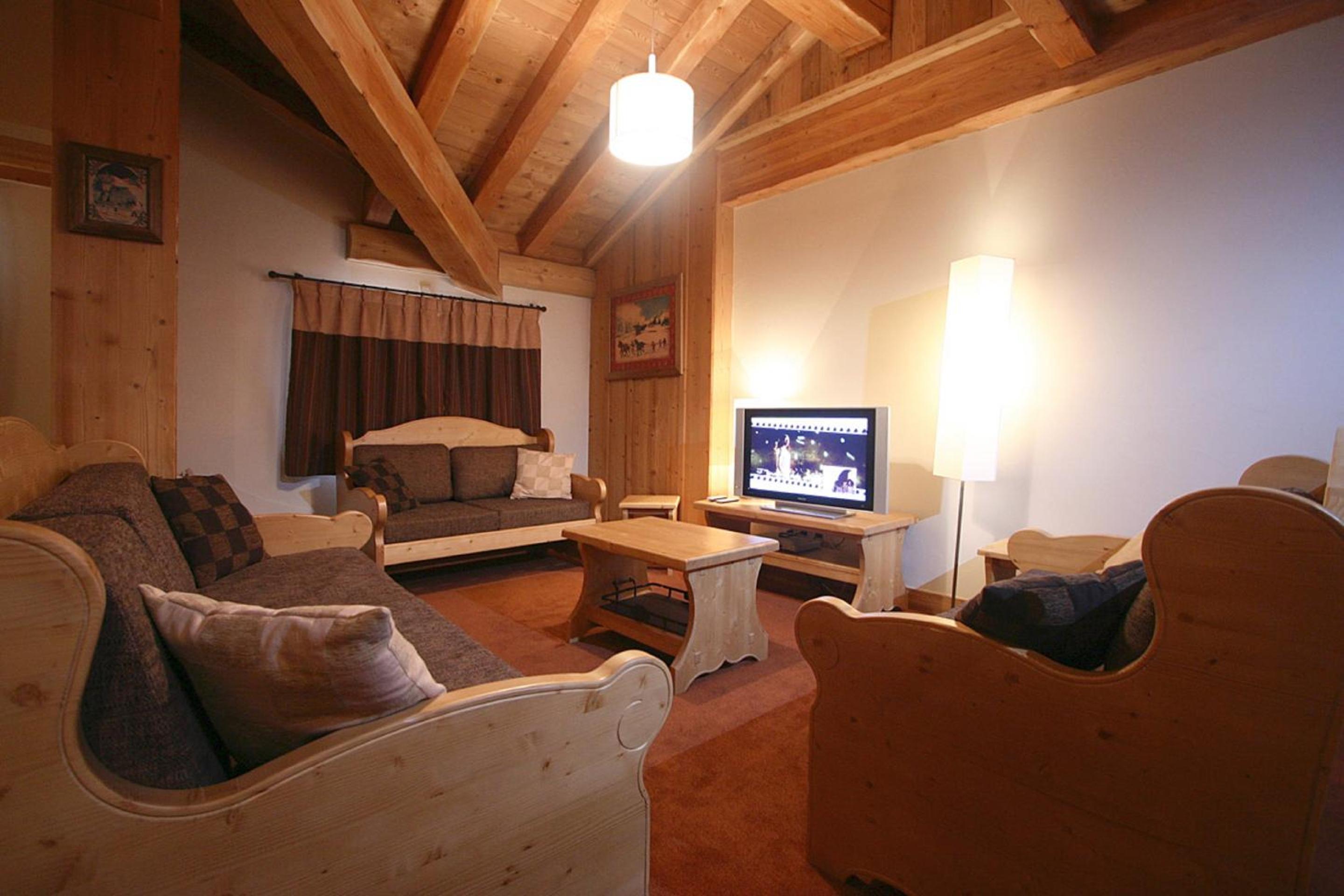 Four-Bedroom Apartment photo 1