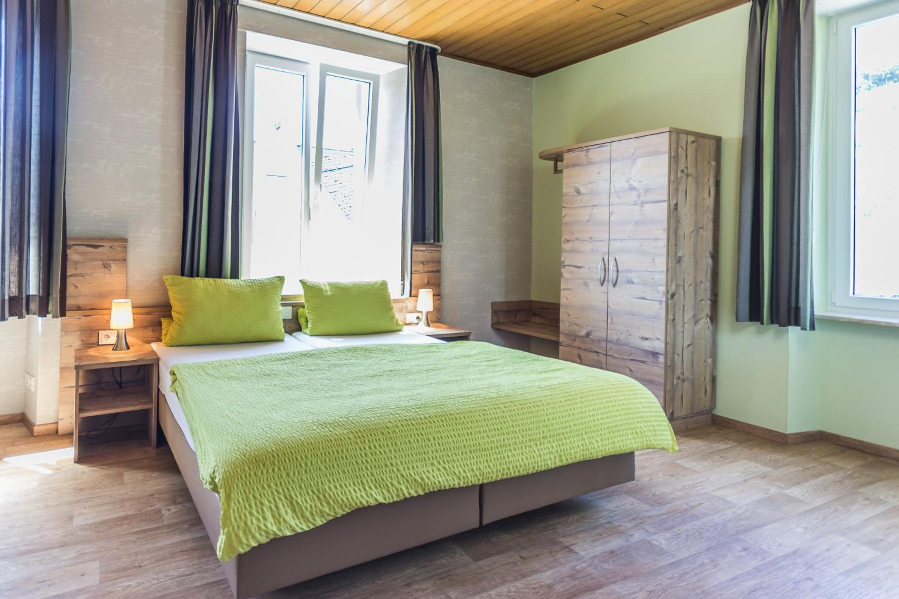 Basic Triple Room