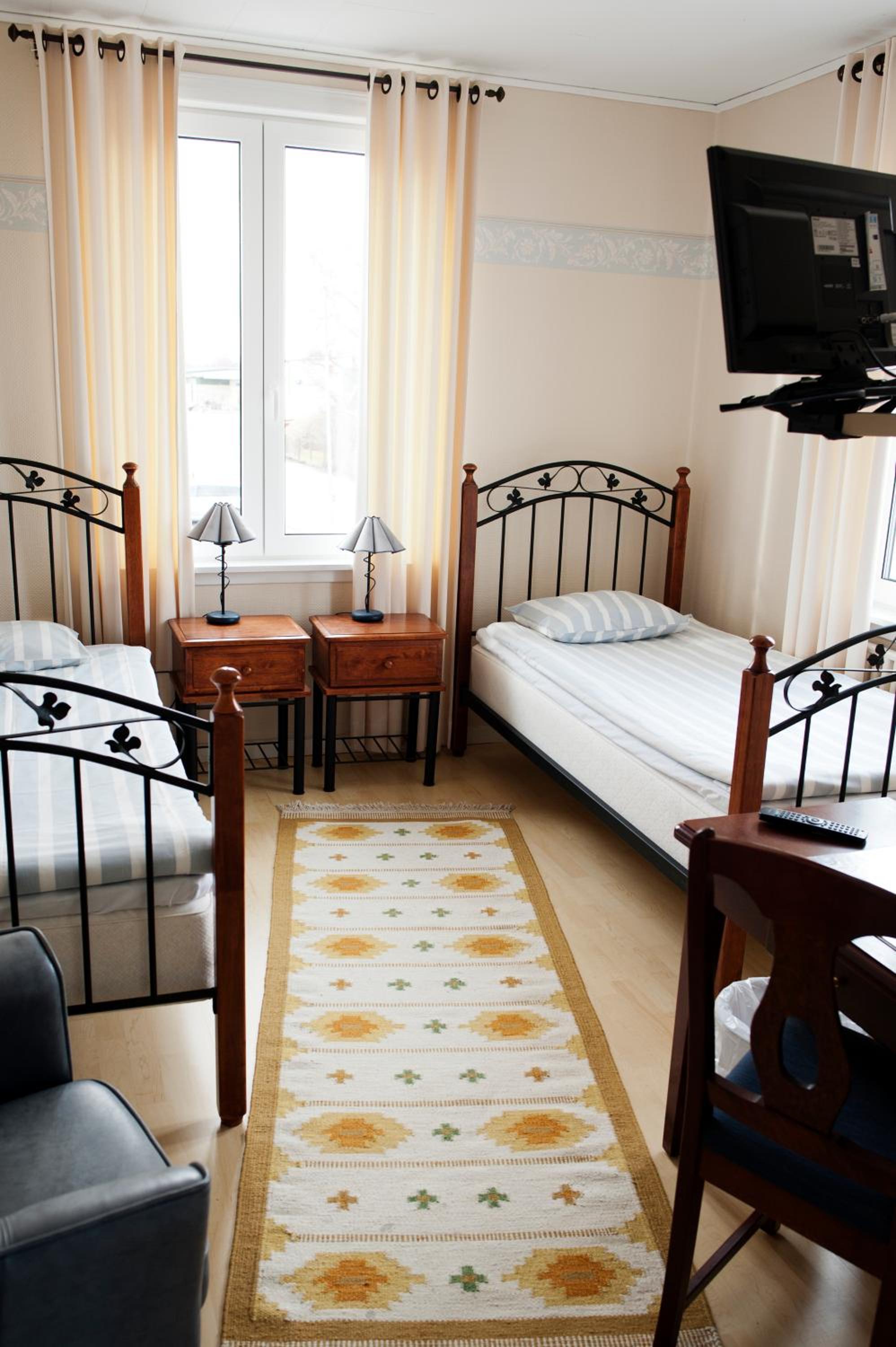 Twin or Double Room photo 3