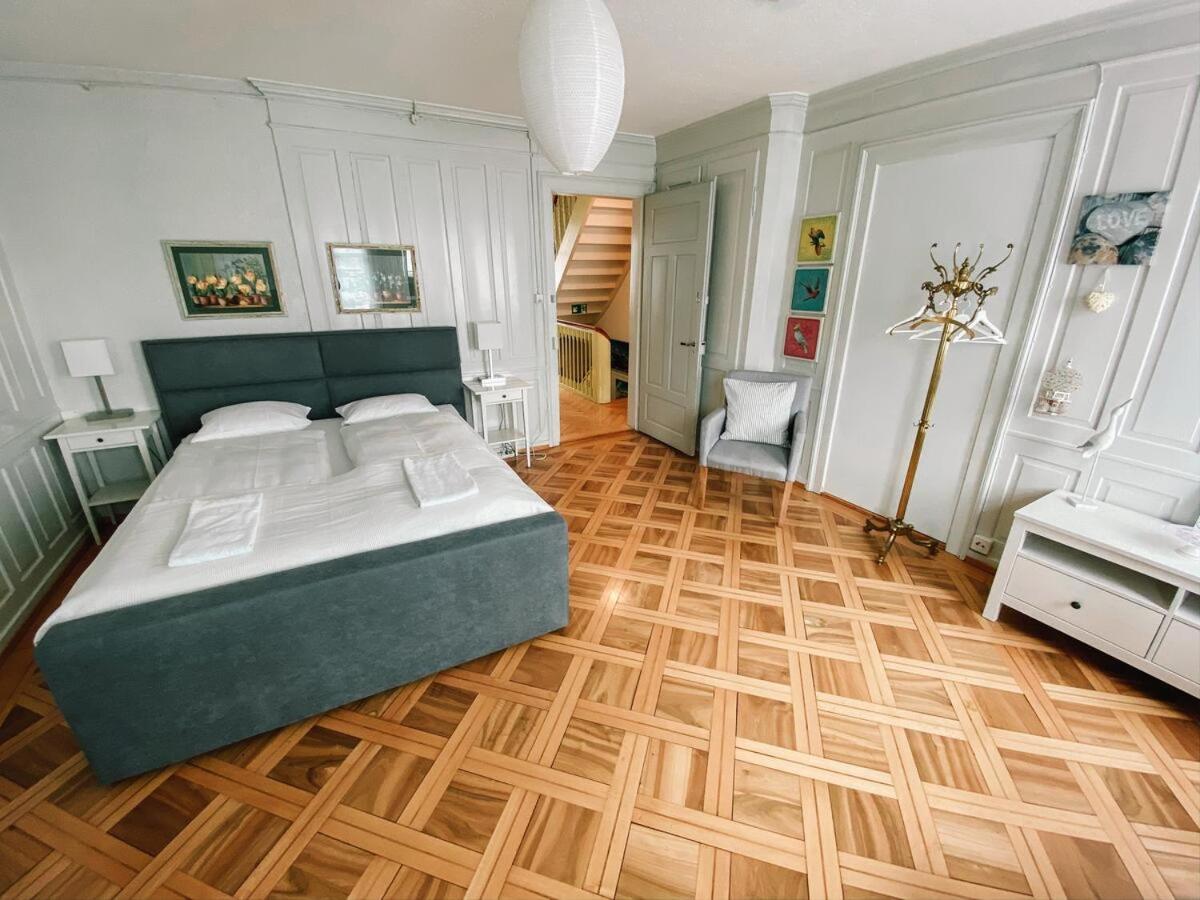 Large Double Room photo 1