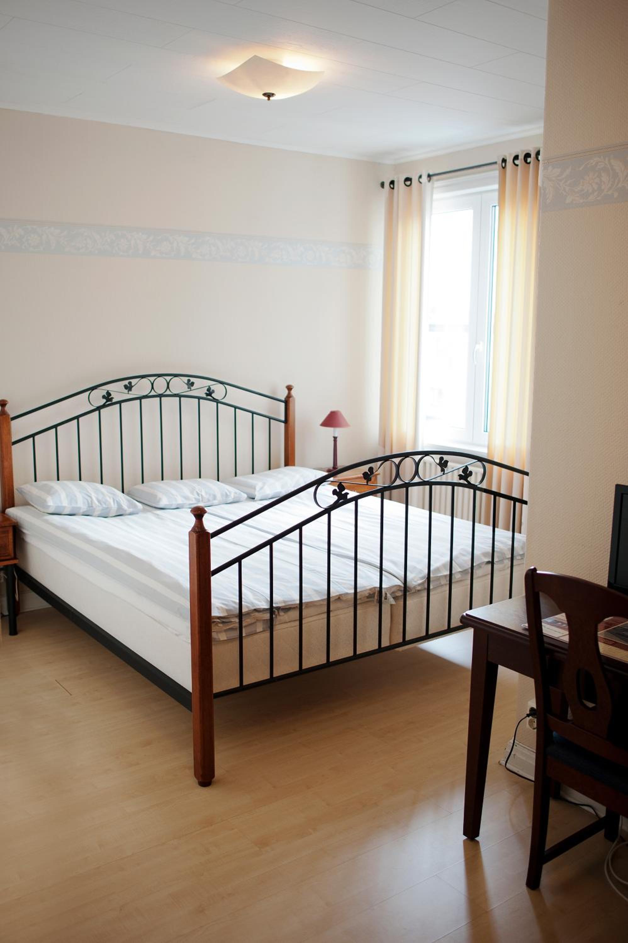 Twin or Double Room photo 2