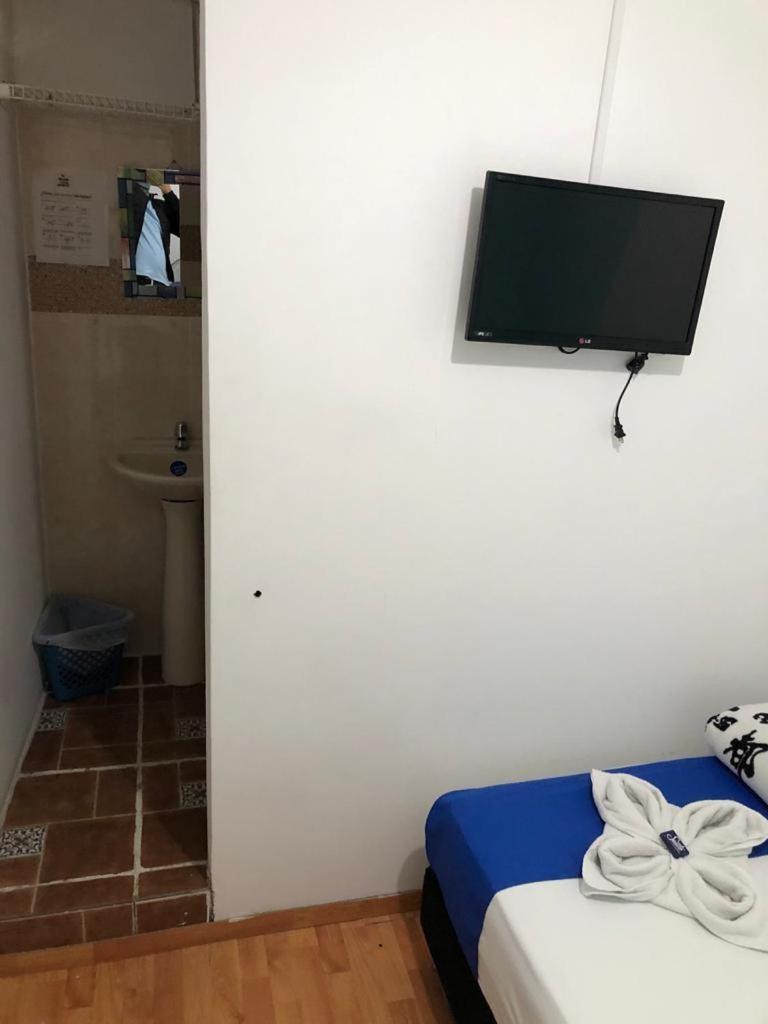Single Room with Private Bathroom photo 1