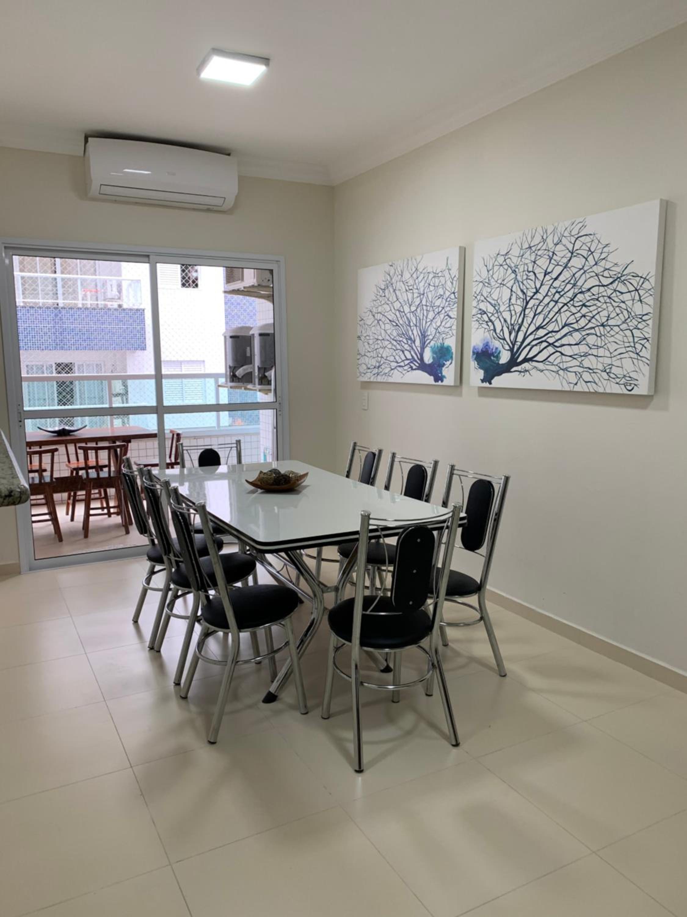 Apartment with Balcony - Photo 9
