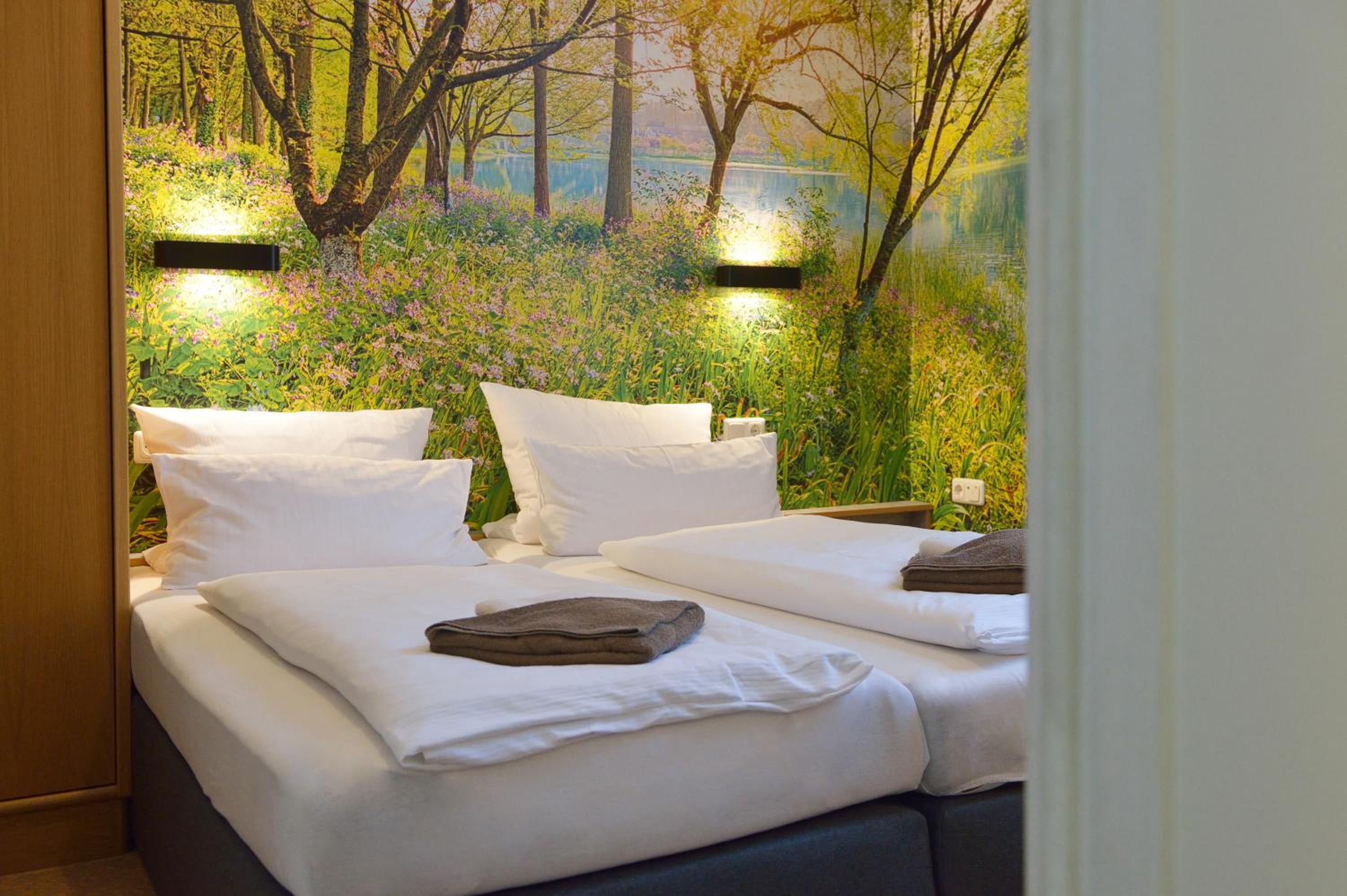 Double Room - Photo 7