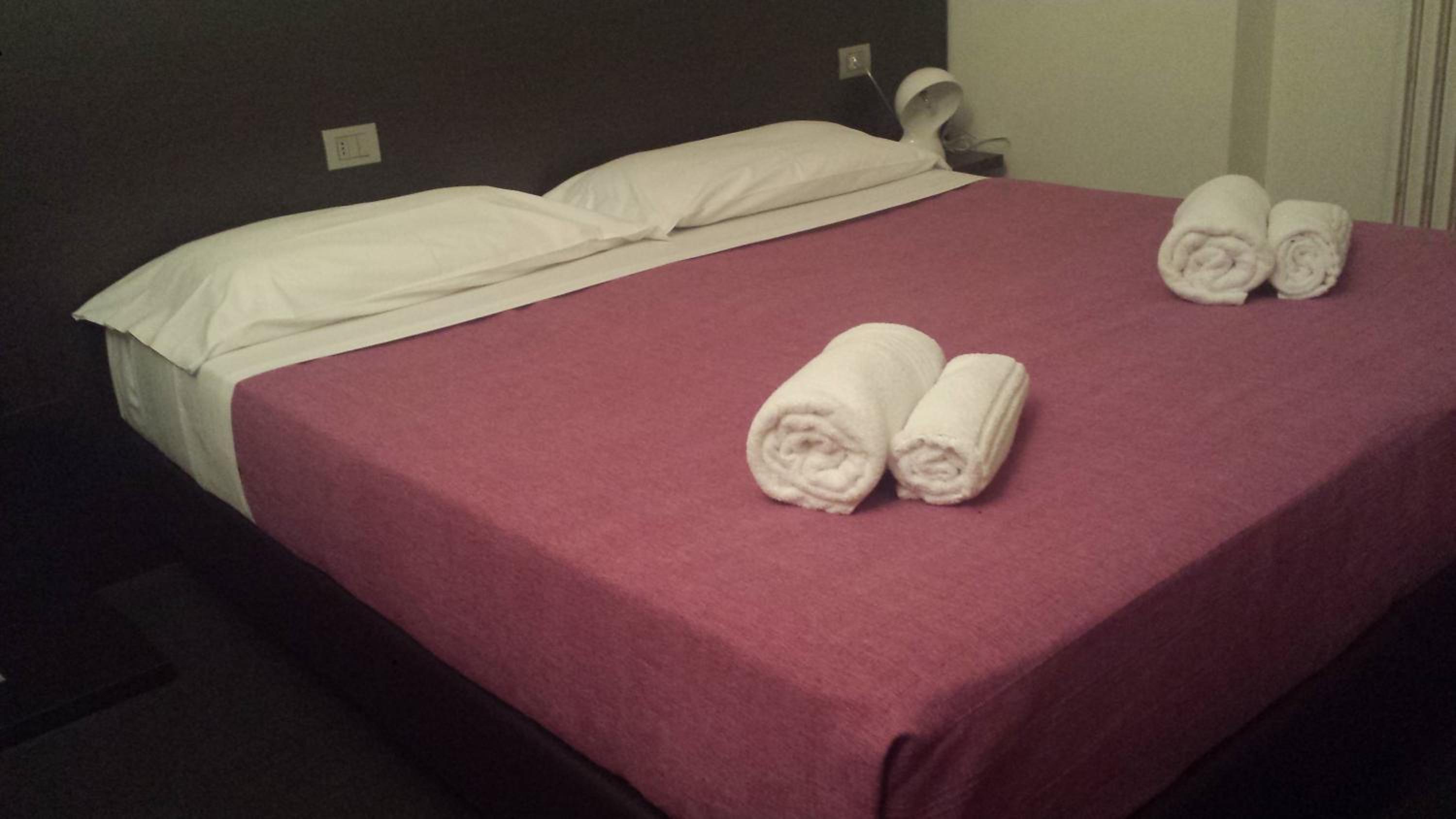 Double or Twin Room - Photo 7