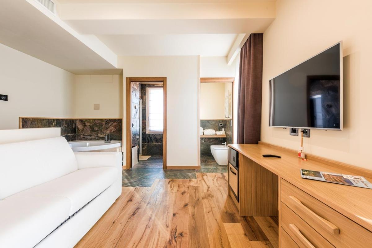 Suite Superior con bagno turco e vasca idromassaggio - Photo 23
