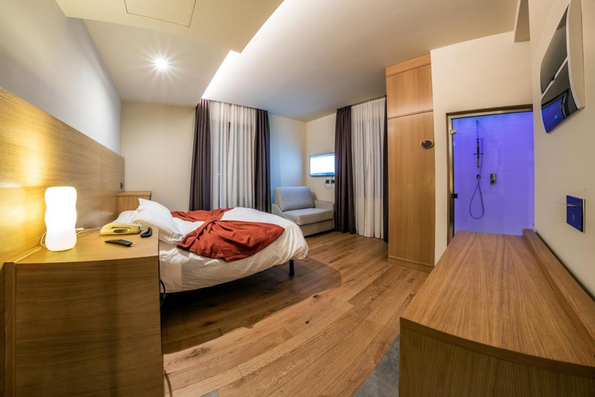 Junior Suite with Balcony