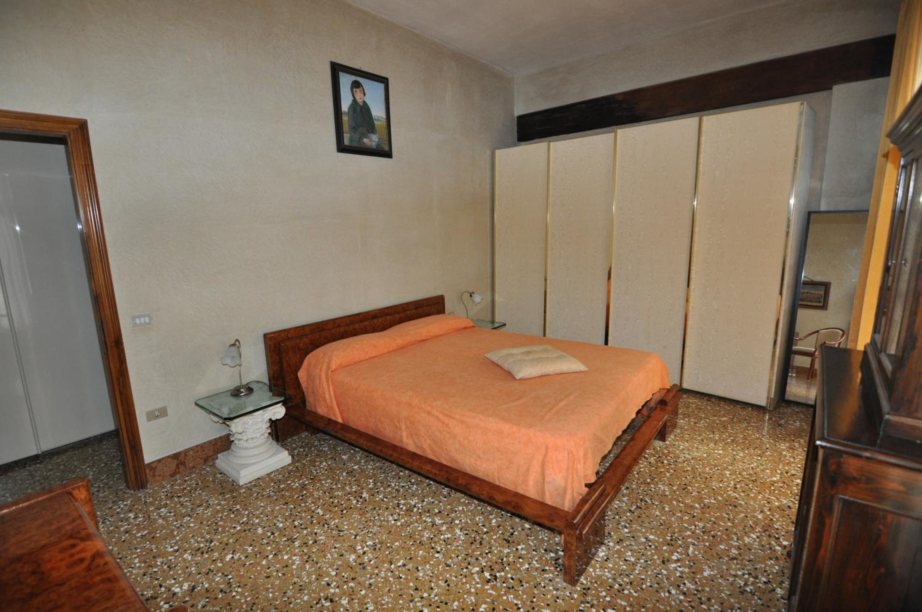 Dimora Giorgione Two-Bedroom Apartment photo 3