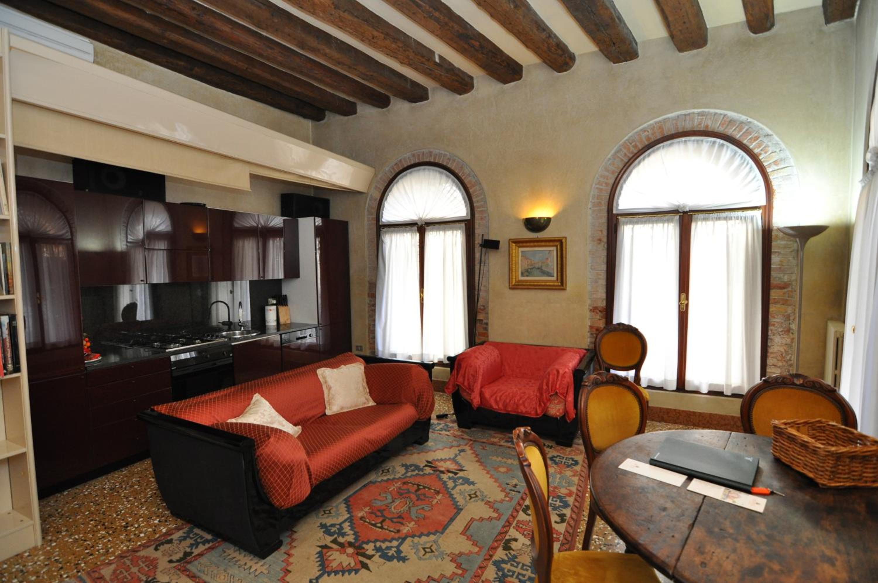 Dimora Giorgione Two-Bedroom Apartment photo 1