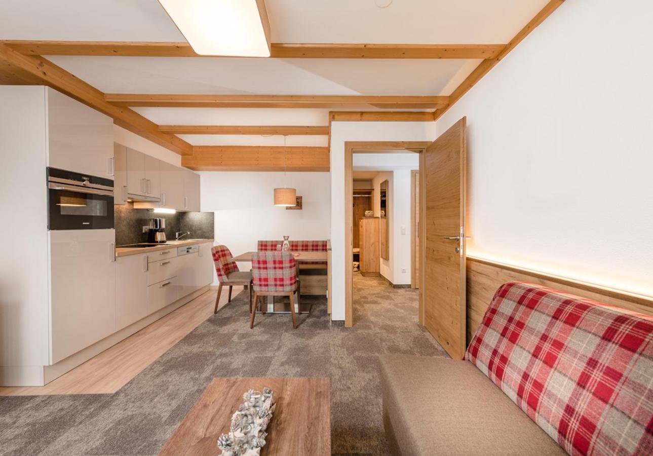 One-Bedroom Apartment with Mountain View photo 3