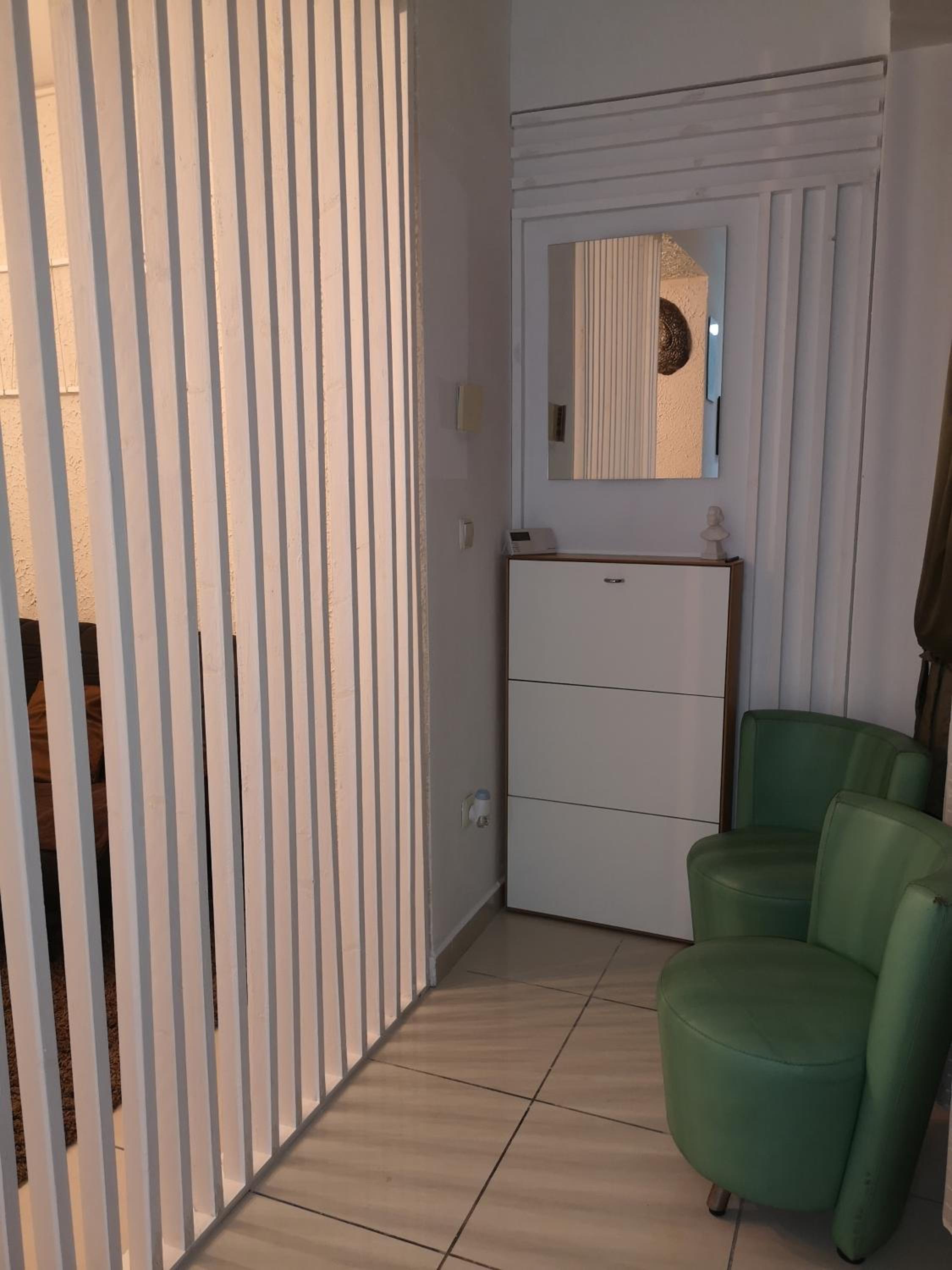 One-Bedroom Apartment - Photo 1