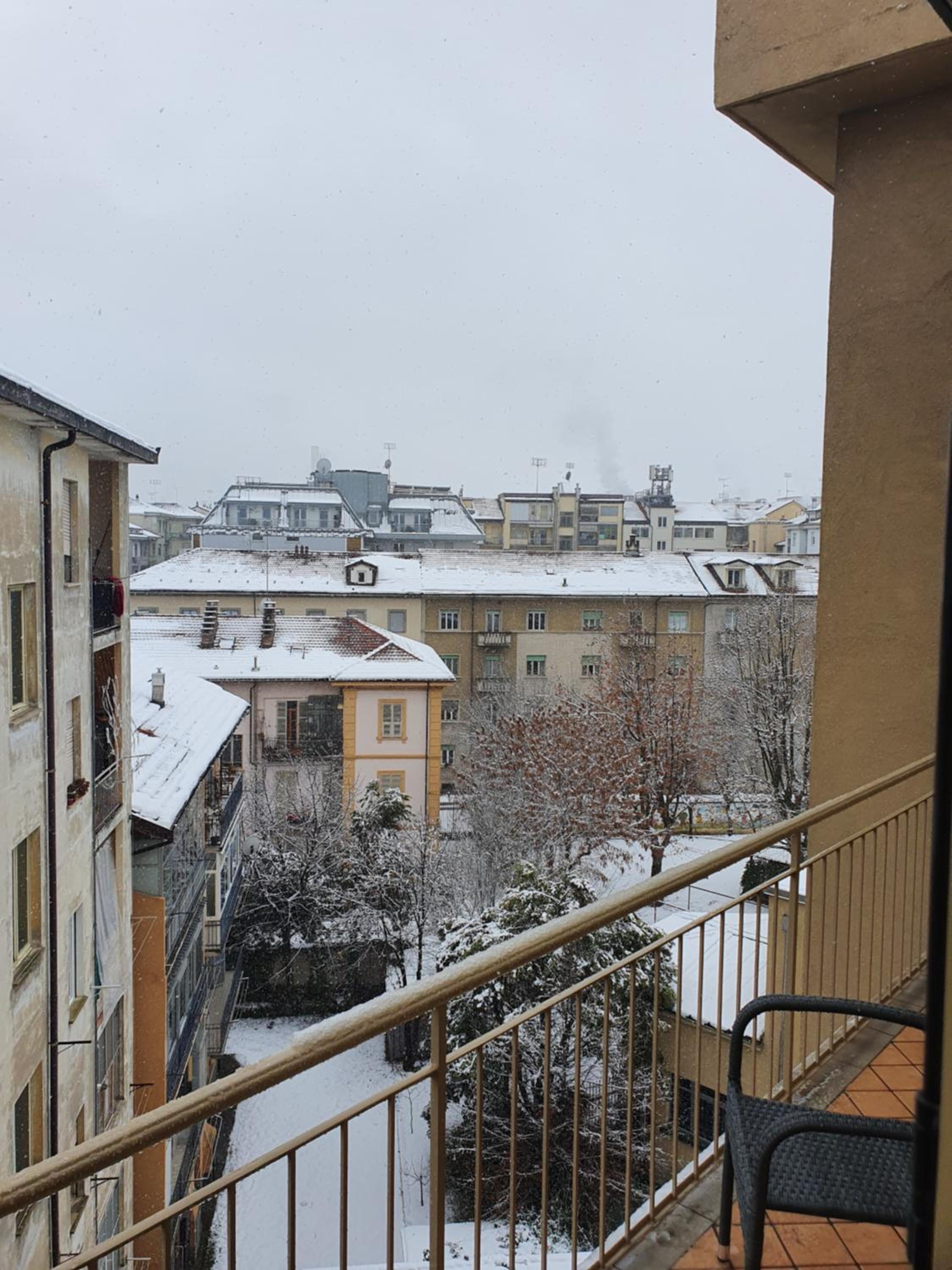 Apartment with Mountain View - Photo 11