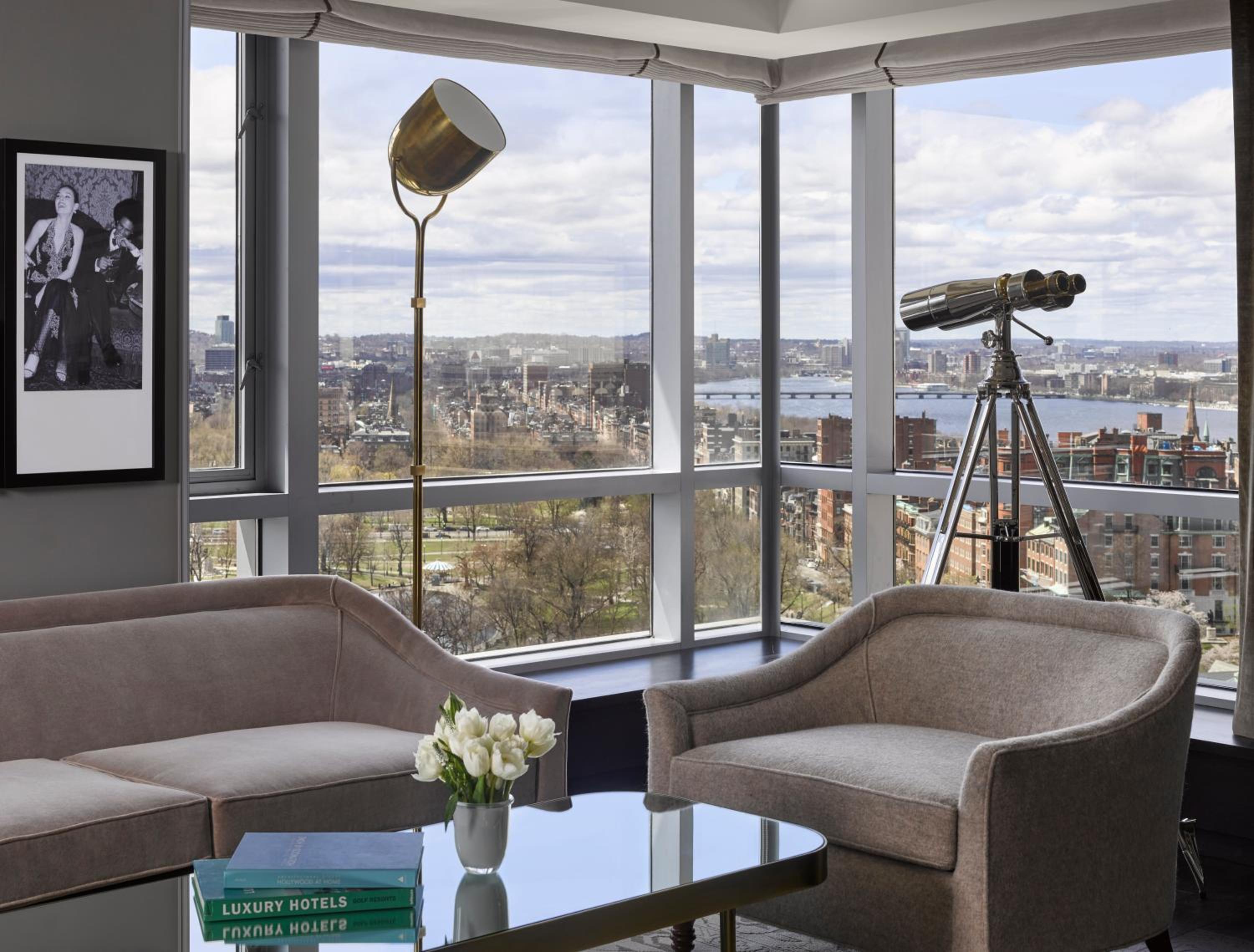 Penthouse Suite - Photo 4