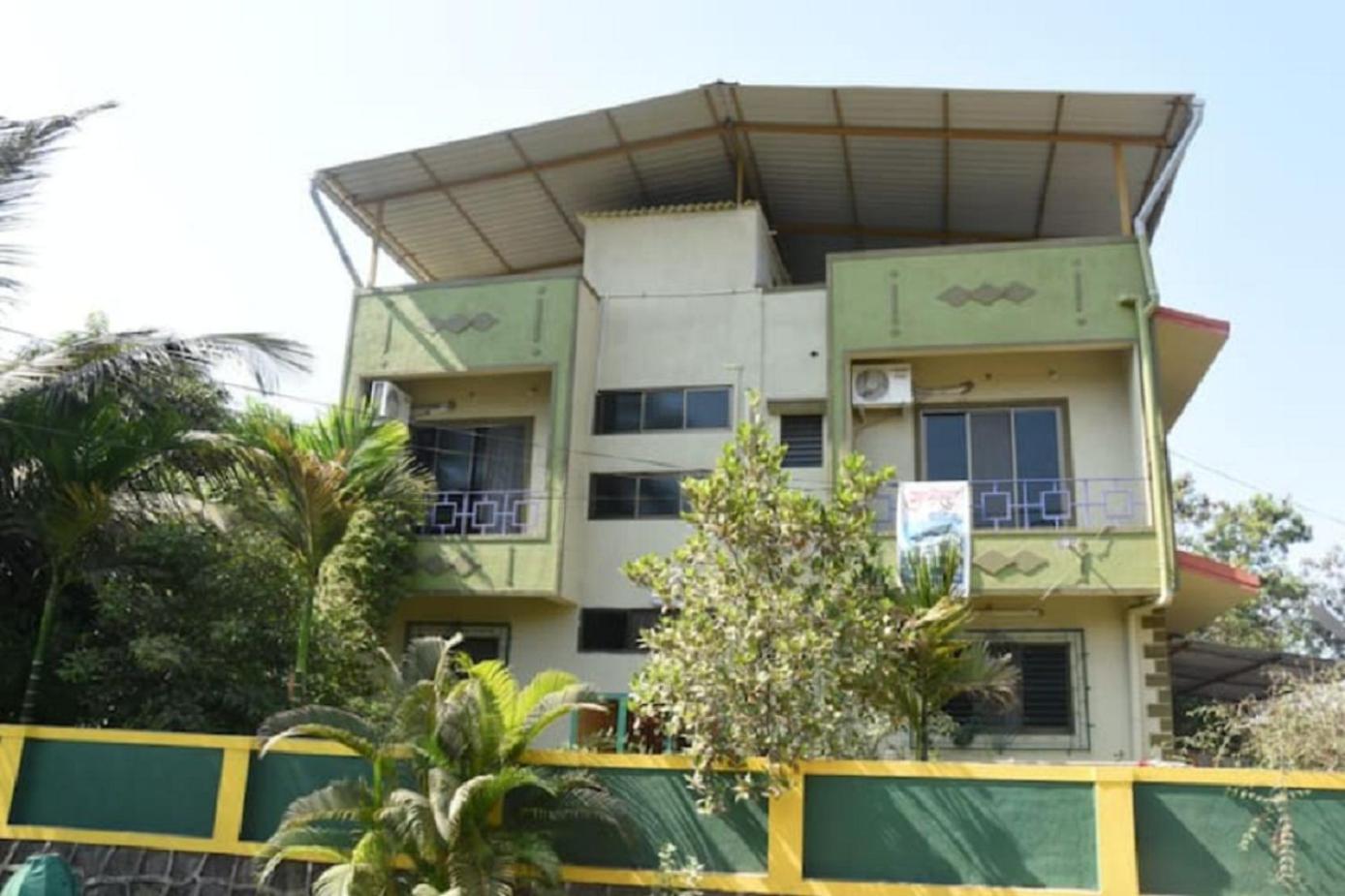 Two-Bedroom Apartment with Balcony photo 3