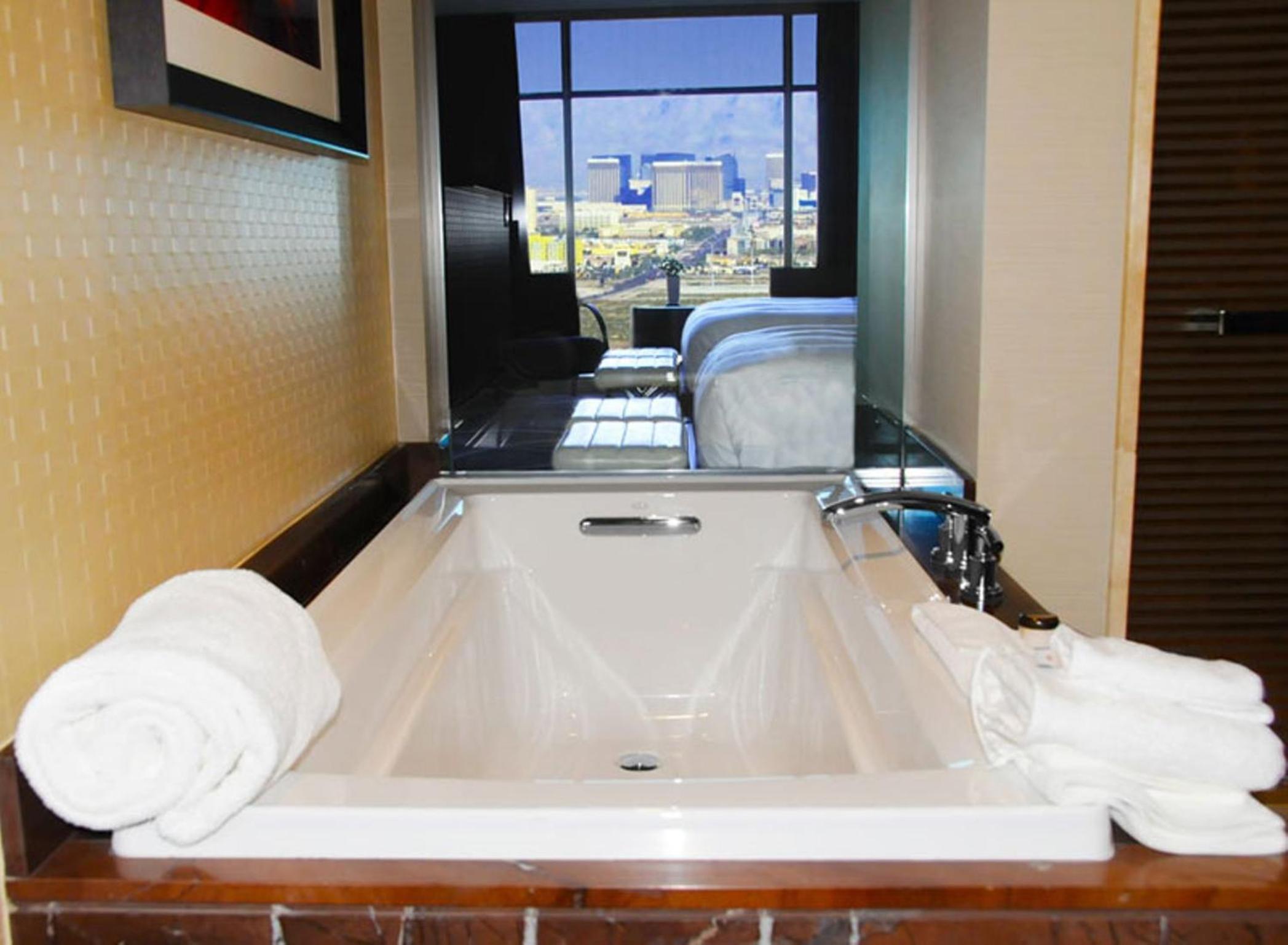 Luxury Strip View King photo 2