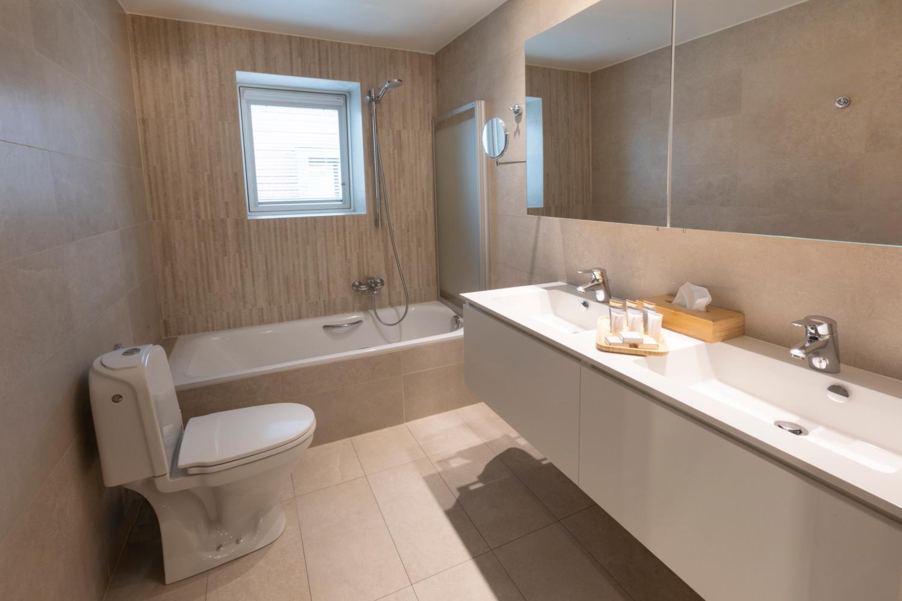 Quadruple Room with Terrace photo 3