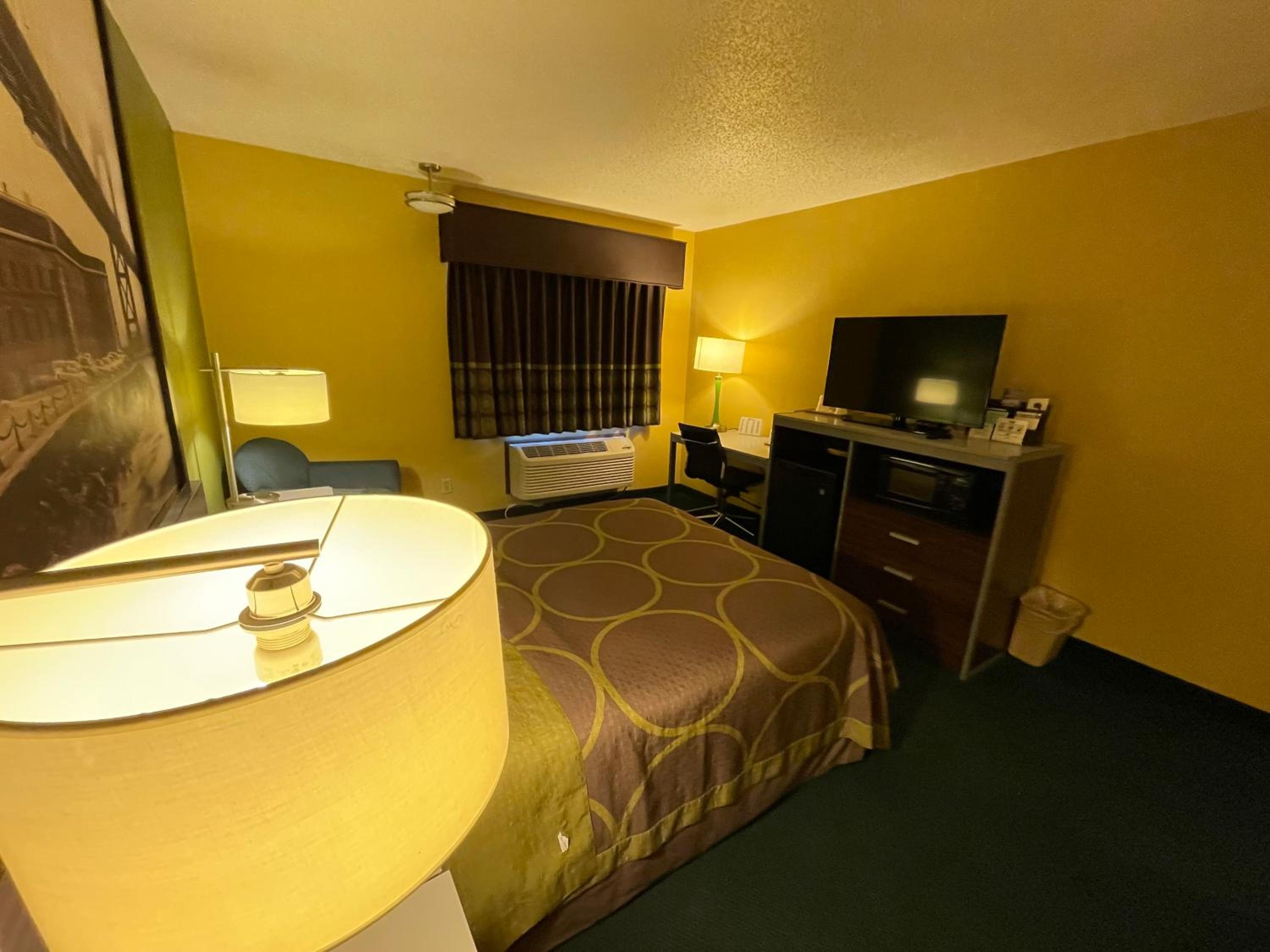 Queen Room - Disability Access/Non-Smoking - Photo 1