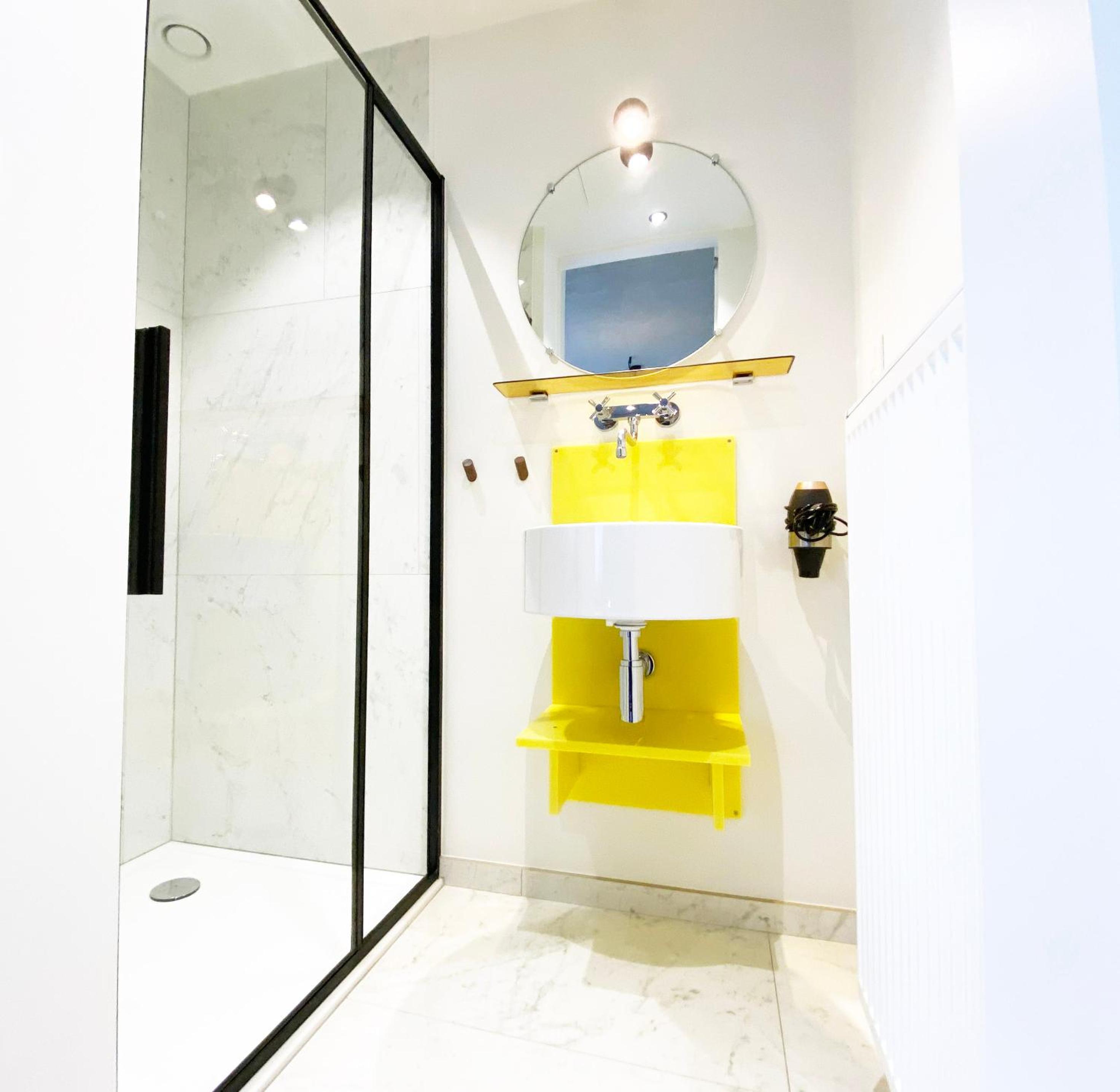 Deluxe Double Room with Shower photo 3