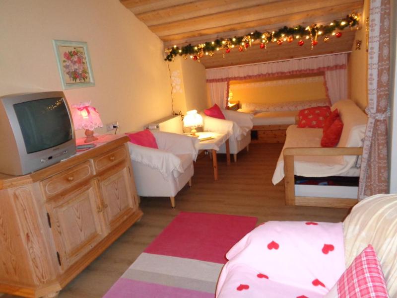 Apartment with Mountain View photo 1