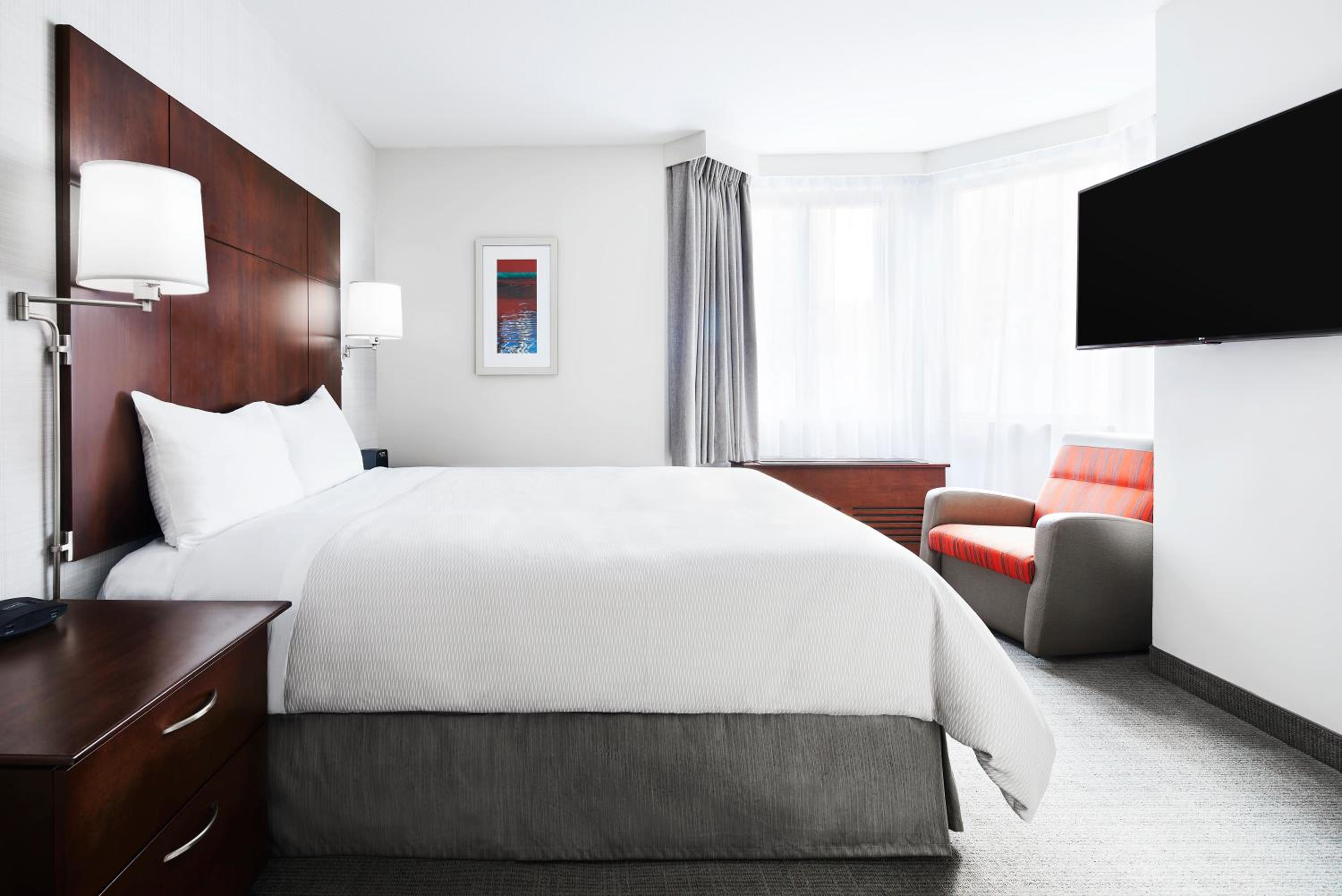 One Room Suite with Kitchenette - Photo 4