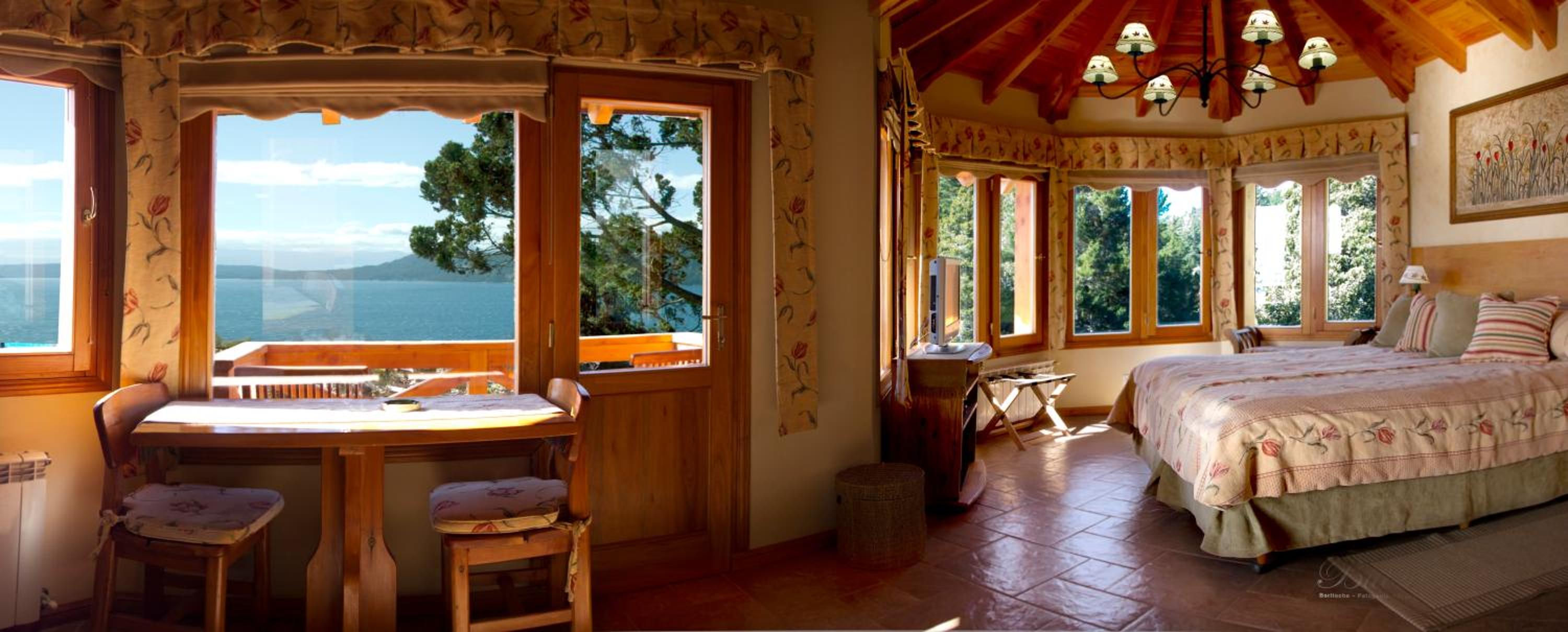Suite with Lake View photo 1