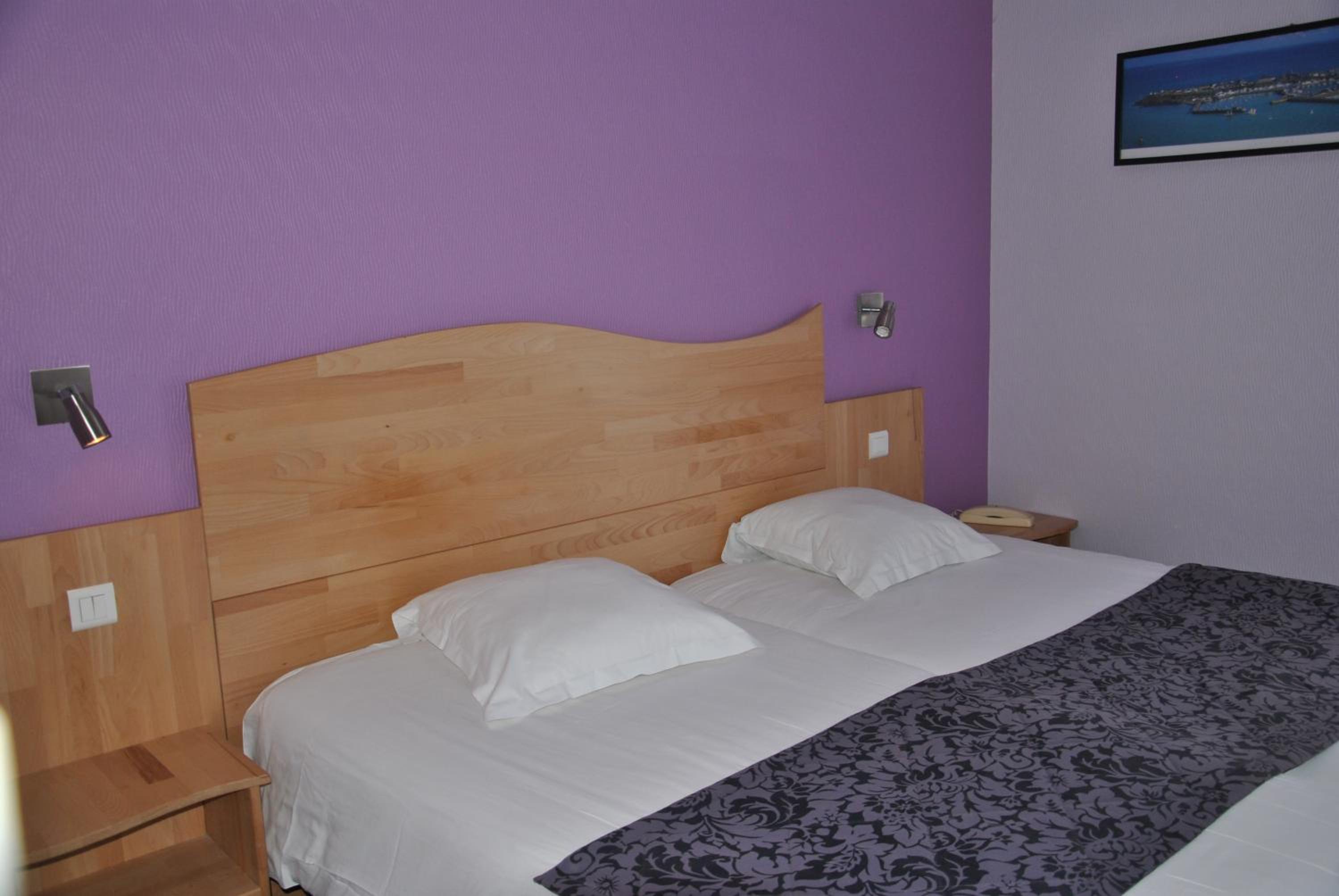 Privilege Twin Room - Photo 1